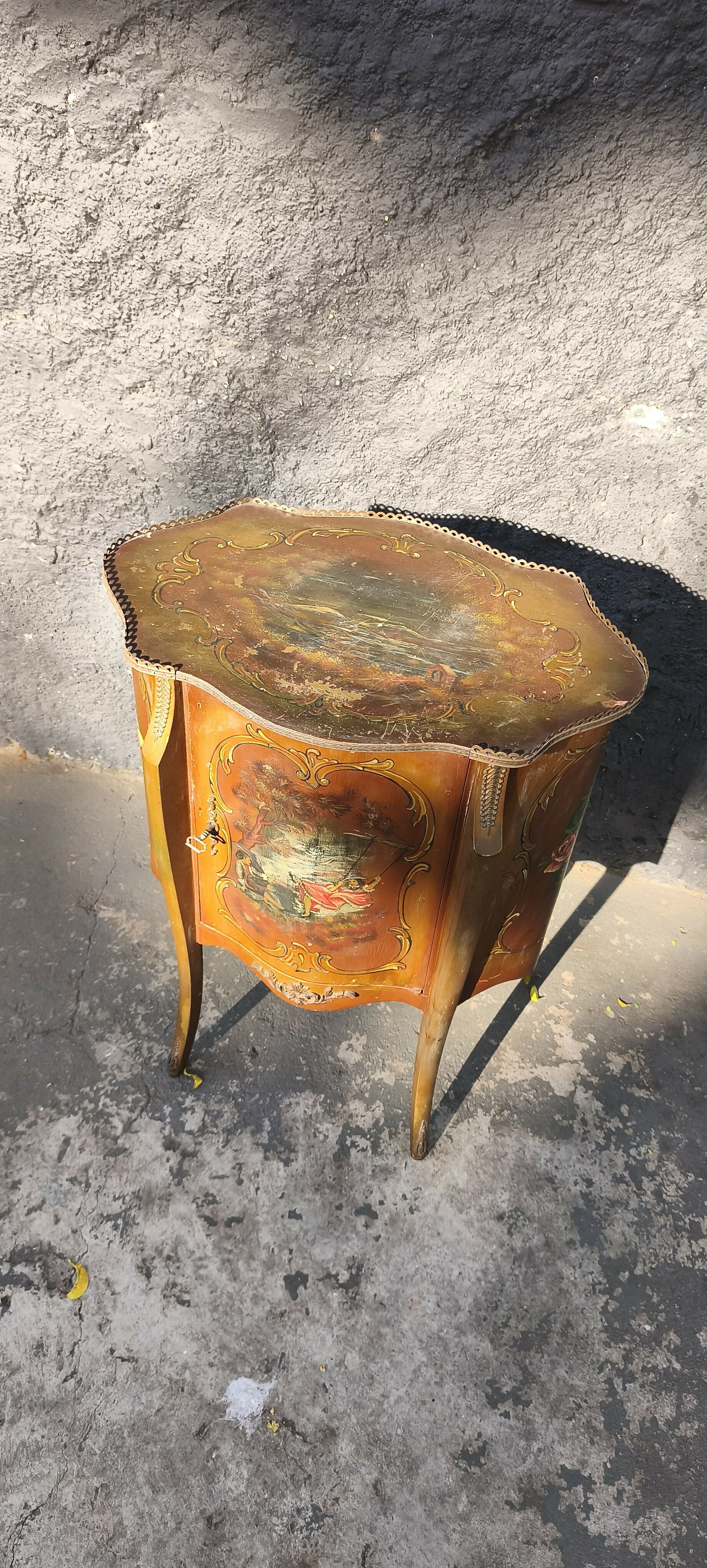 Mesa lateral Francesa