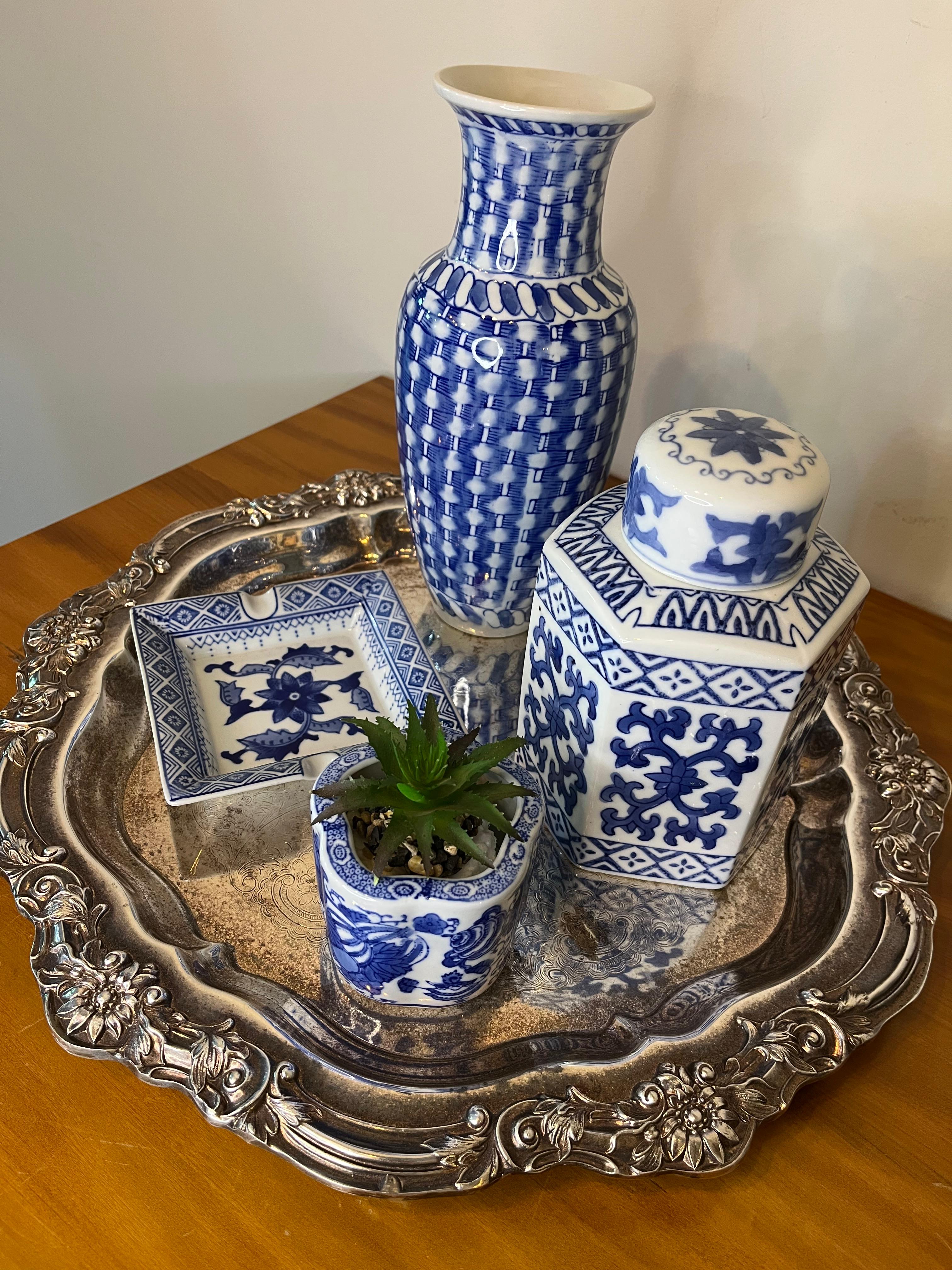 Conjunto decorativo azul e branco com bandeja Towle — 5 peças