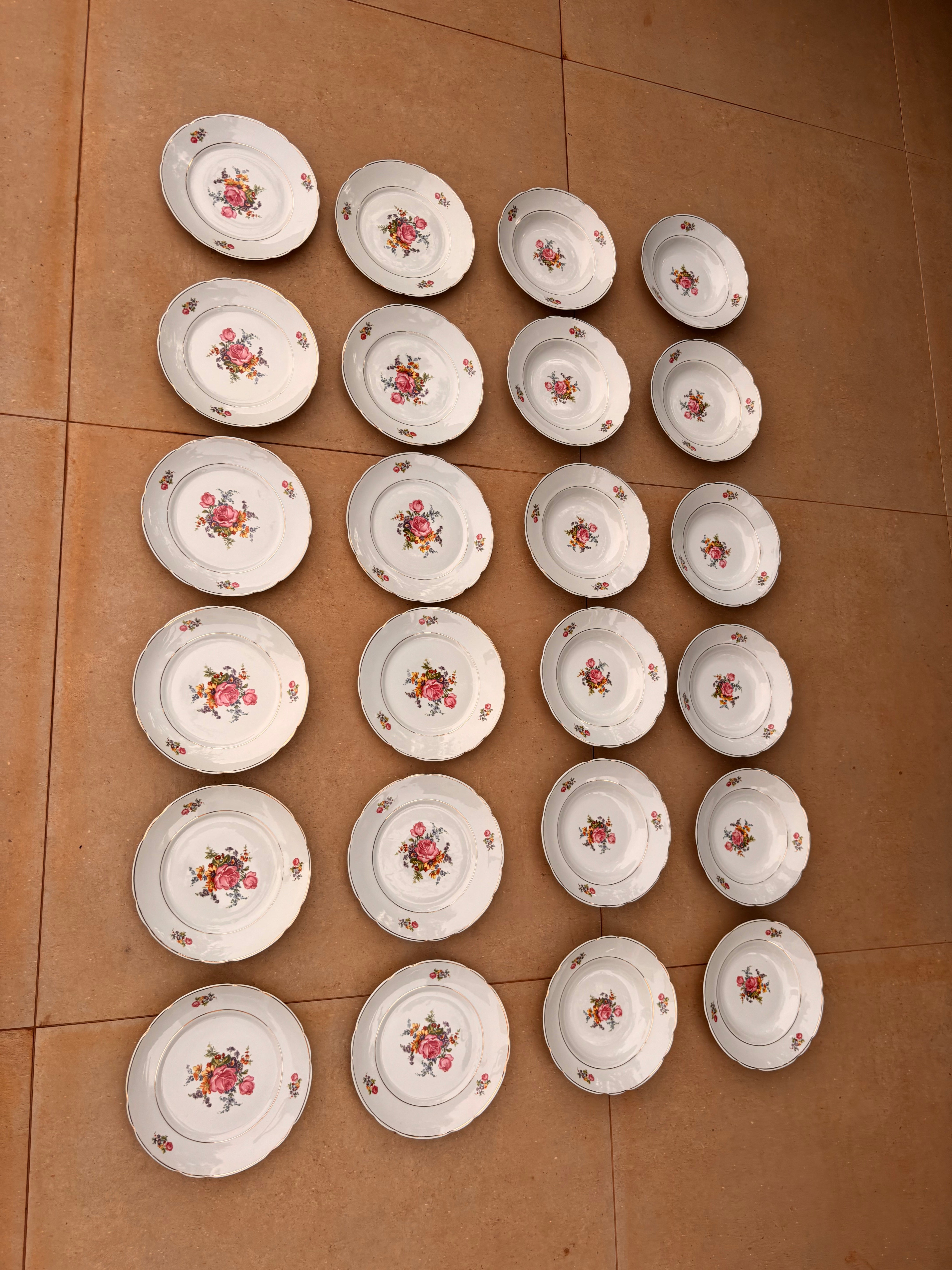 Antigo Aparelho Jantar Chá Café Porcelana Real Anos 50/60 - 69 Peças