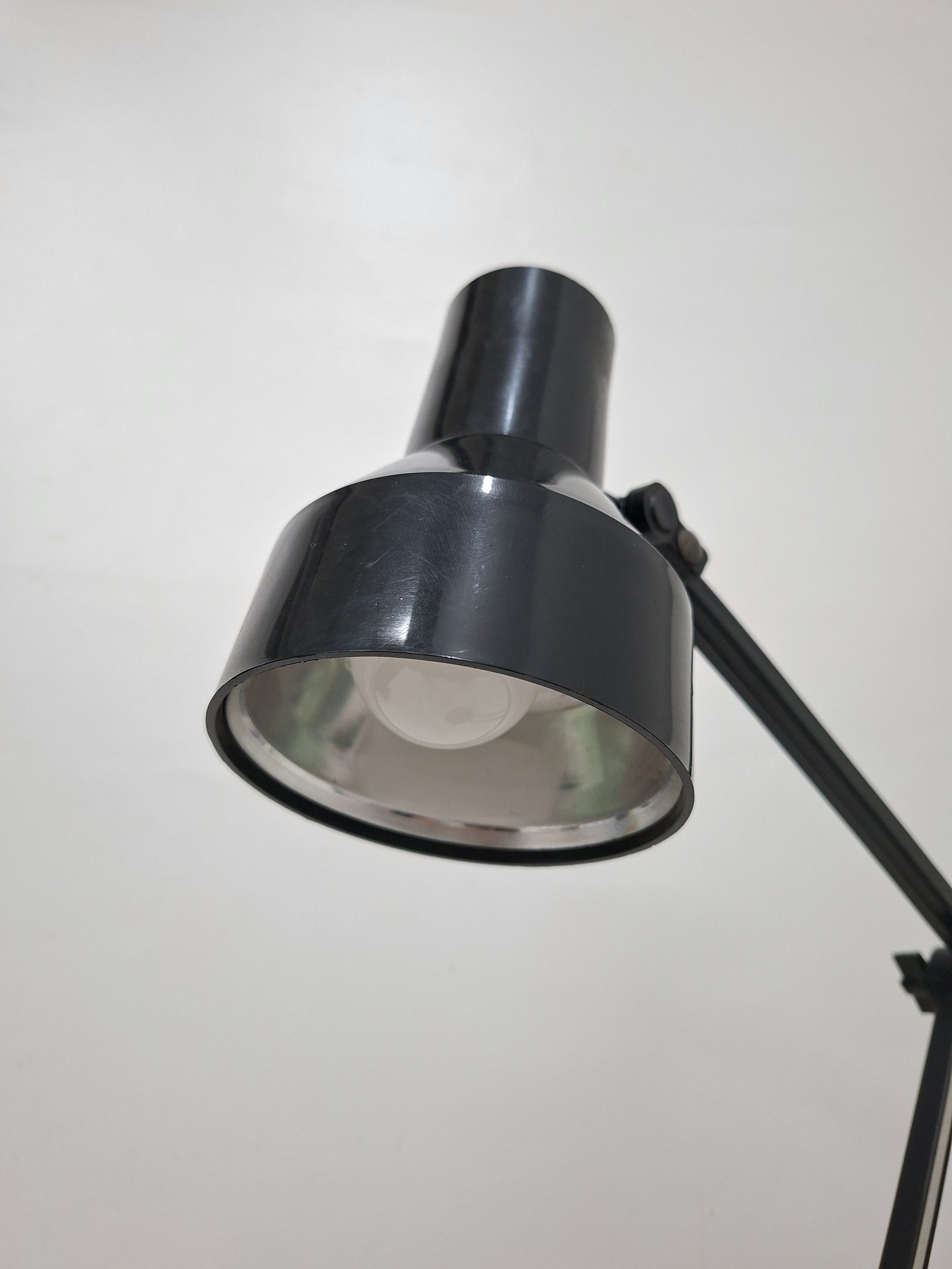 Luminária de Mesa Vintage Ilutec em preto 