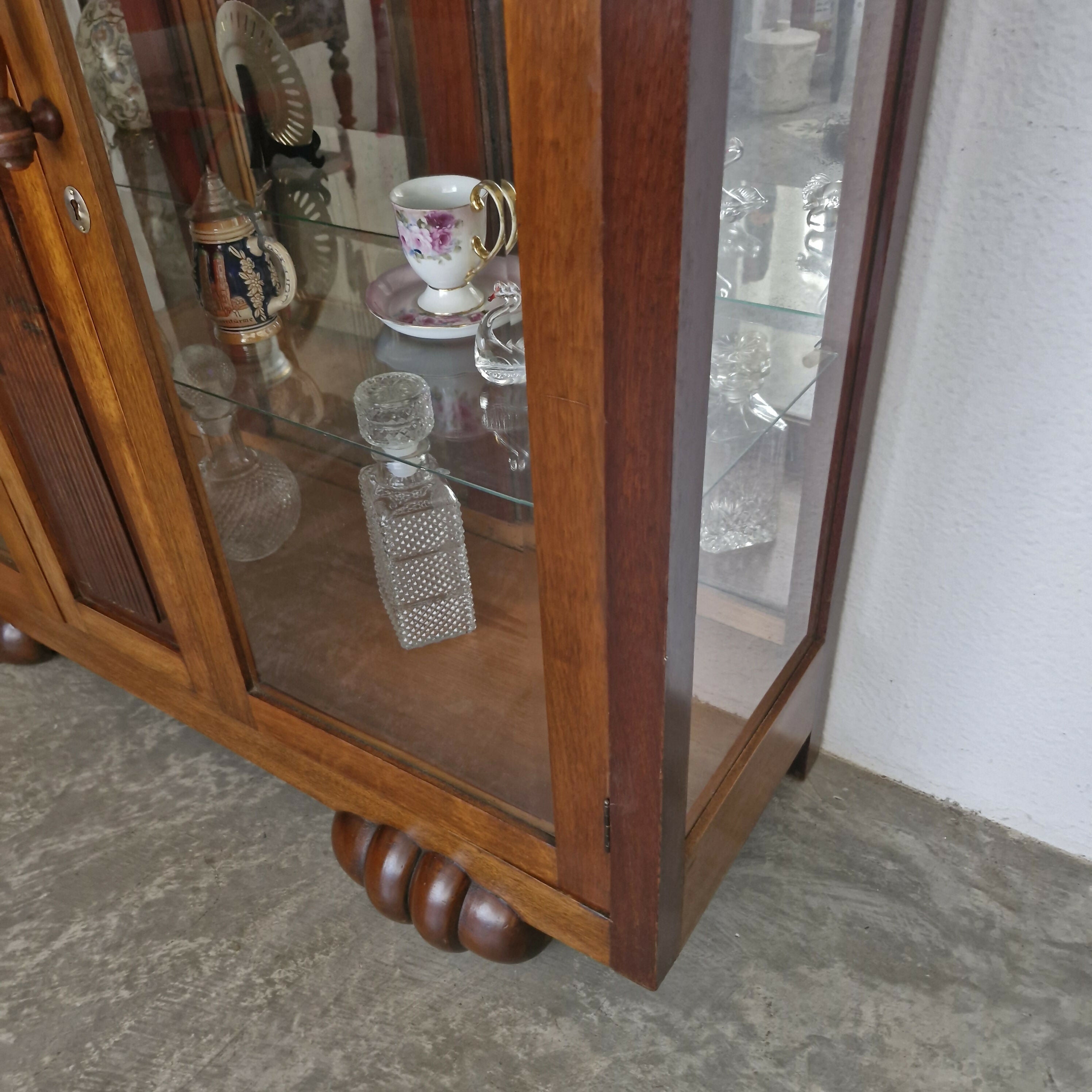 Cristaleira Art Deco.