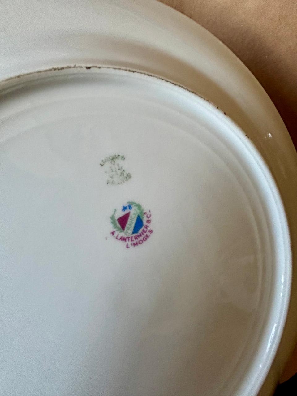 Prato antigo A. Lanternier &amp; Cie. com motivos florais — Limoges (DMCPS_578)