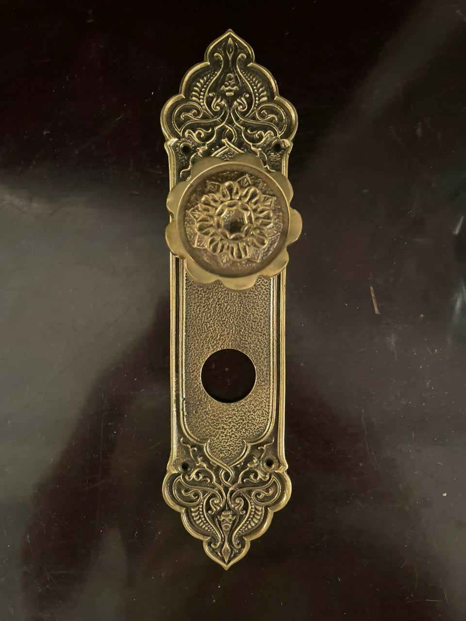 Par de fechaduras em bronze fundido ornamentado