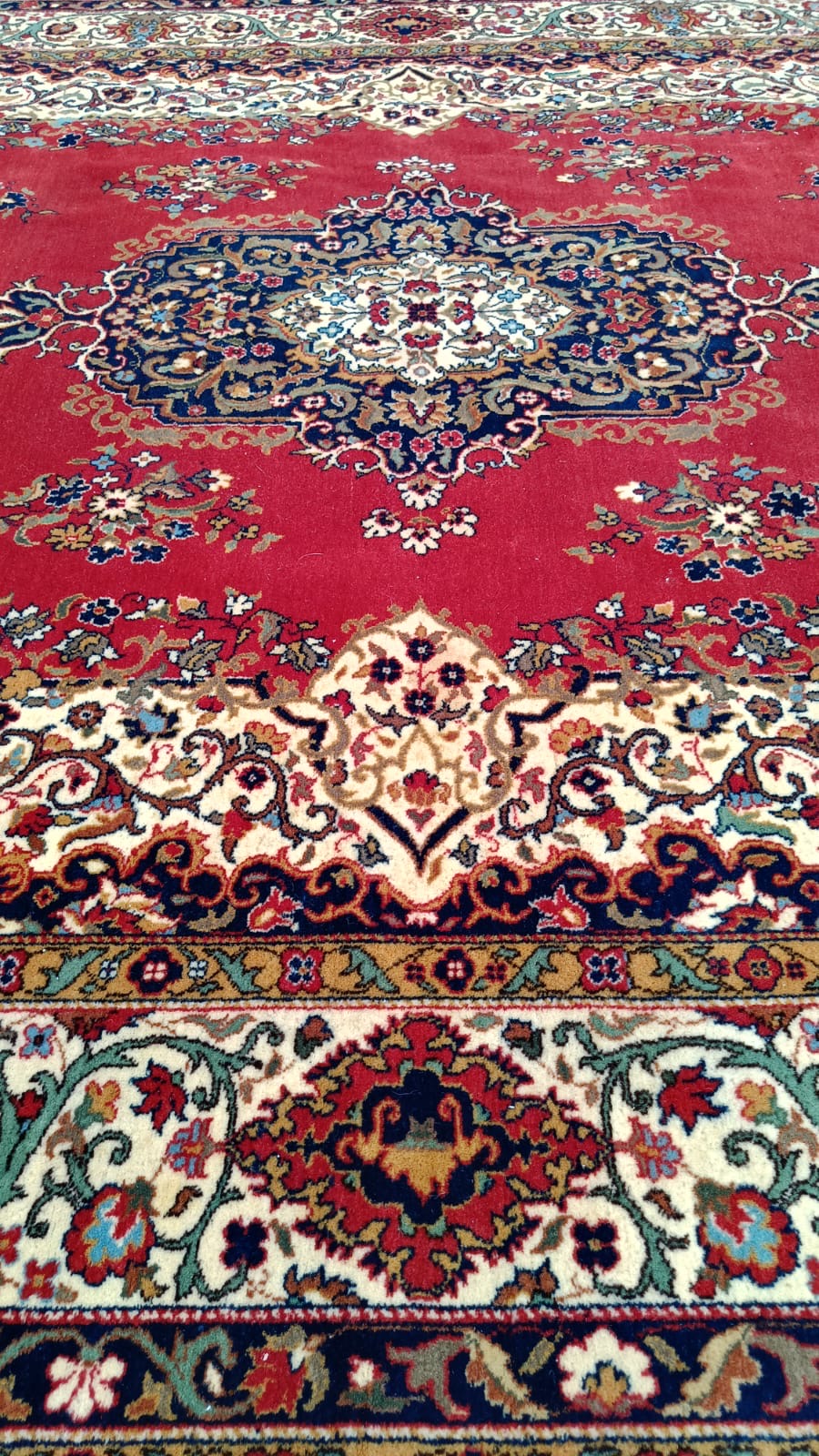 Tapete Mood Iraniano em vermelho 