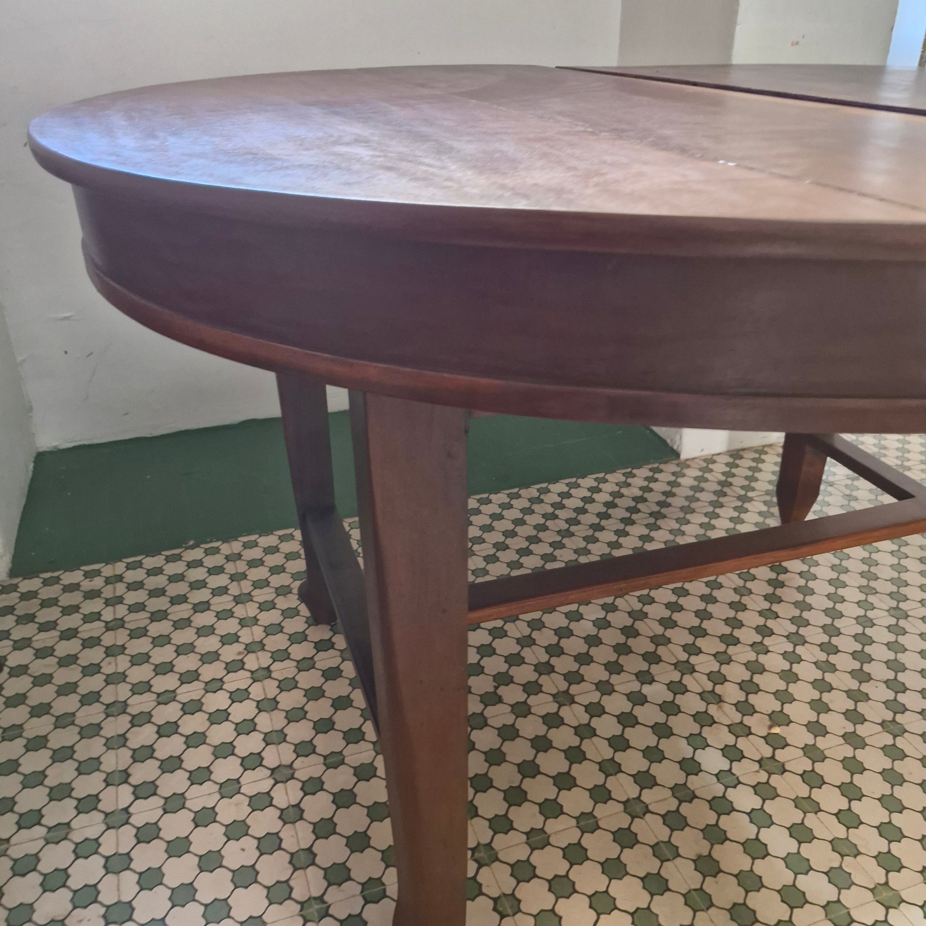 Mesa de Jantar Oval Elástica Art Deco
