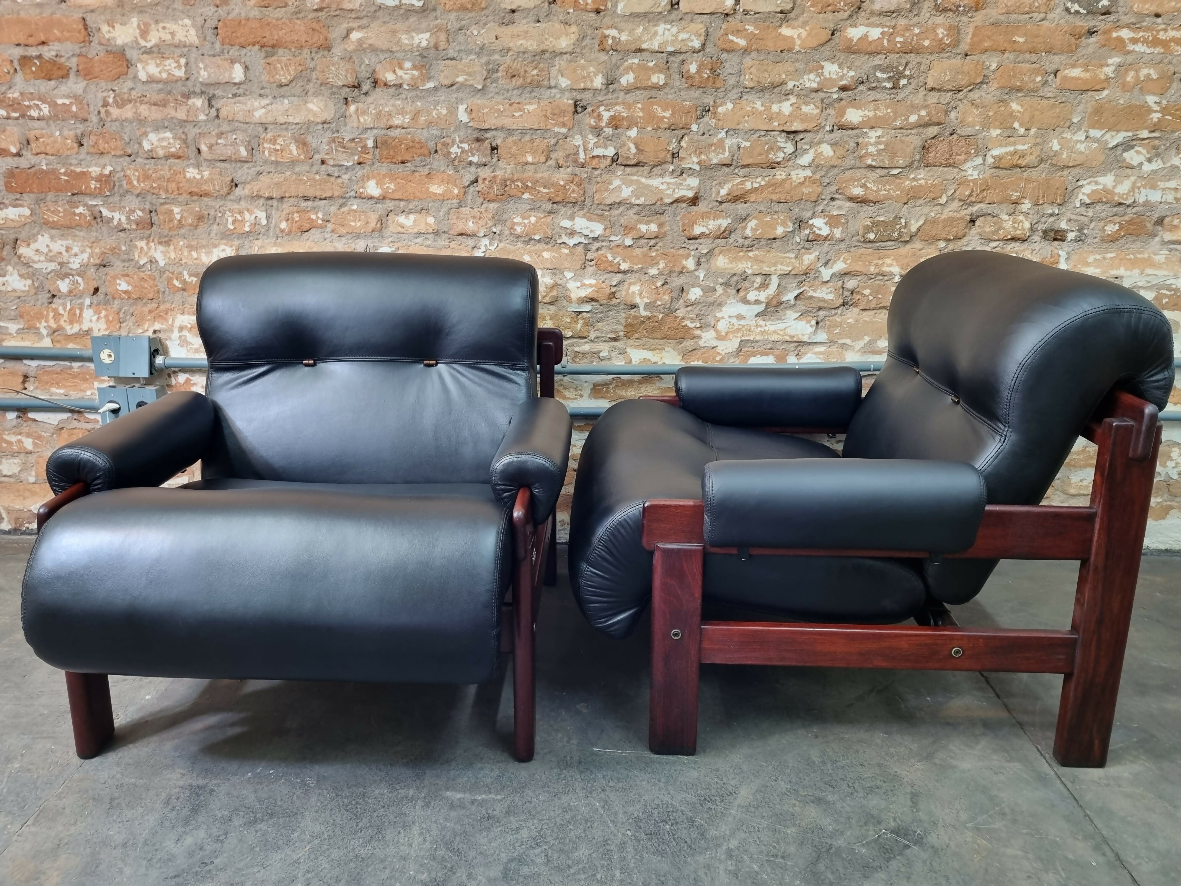 Par de poltronas ‘Copa’ Jean Gillon