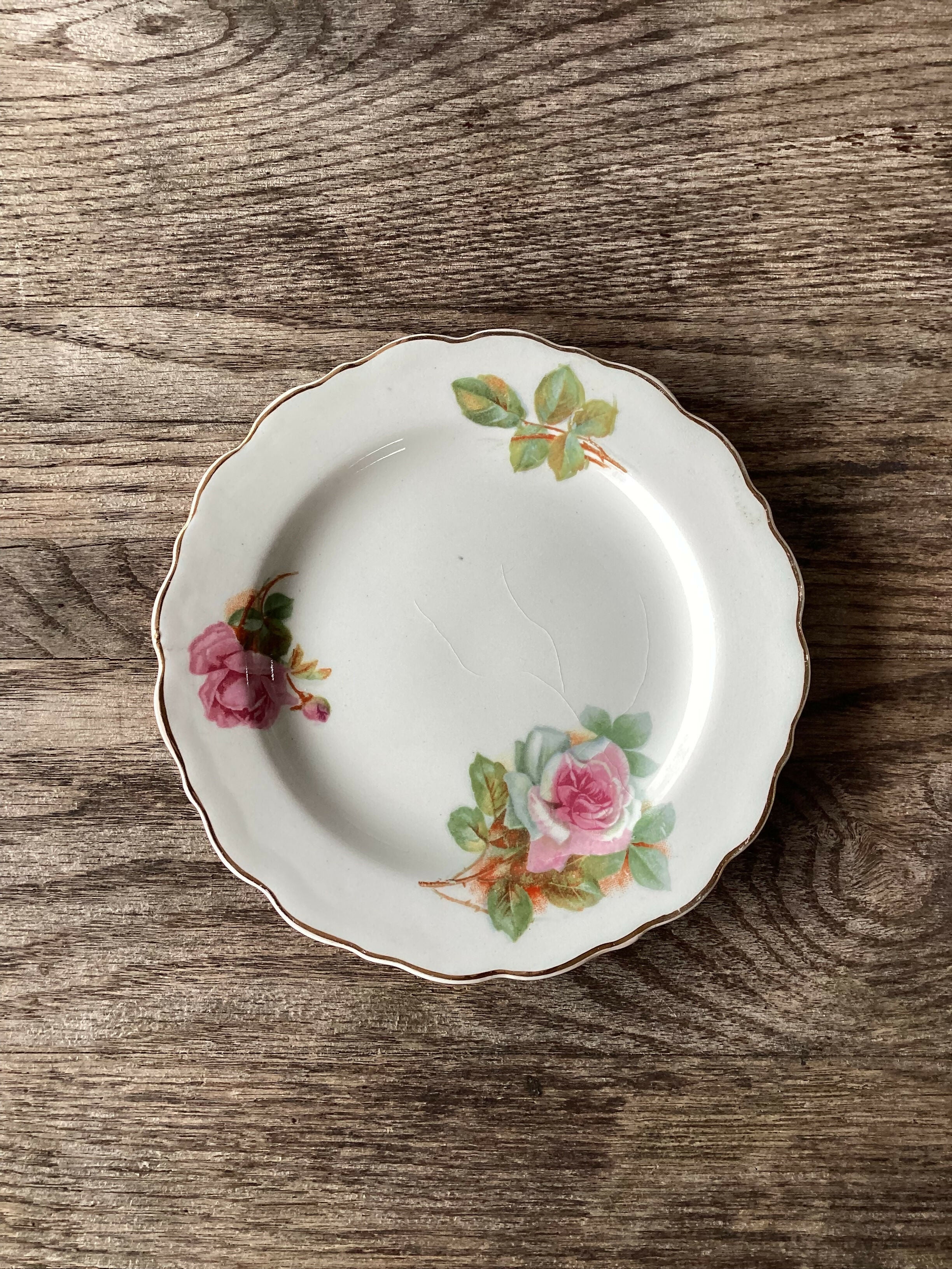 Mesa posta com mimosos pratinhos ingleses (valor unitário)