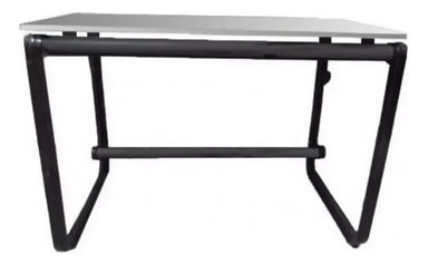 Mesa Staff da L'Atelier 70s (Jorge Zalszupin) – Jardin Velharia