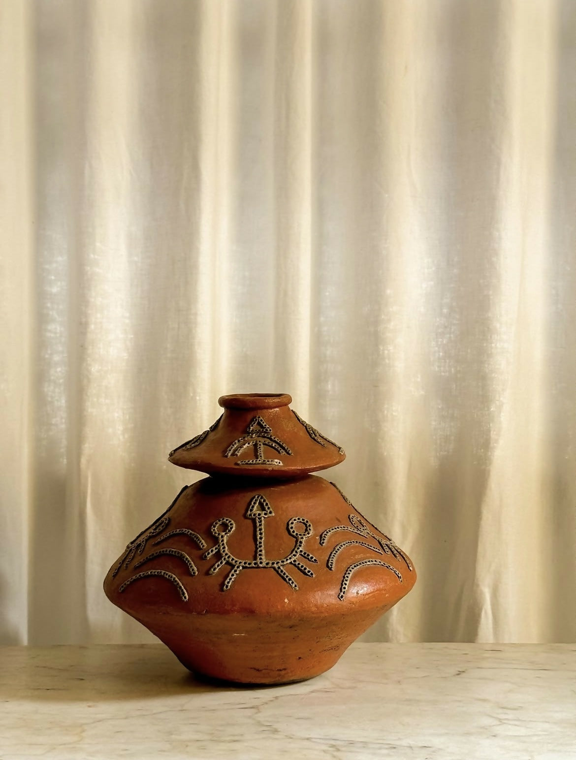 Vaso em cerâmica inspirado na cultura pré colombiana , Val Andrade