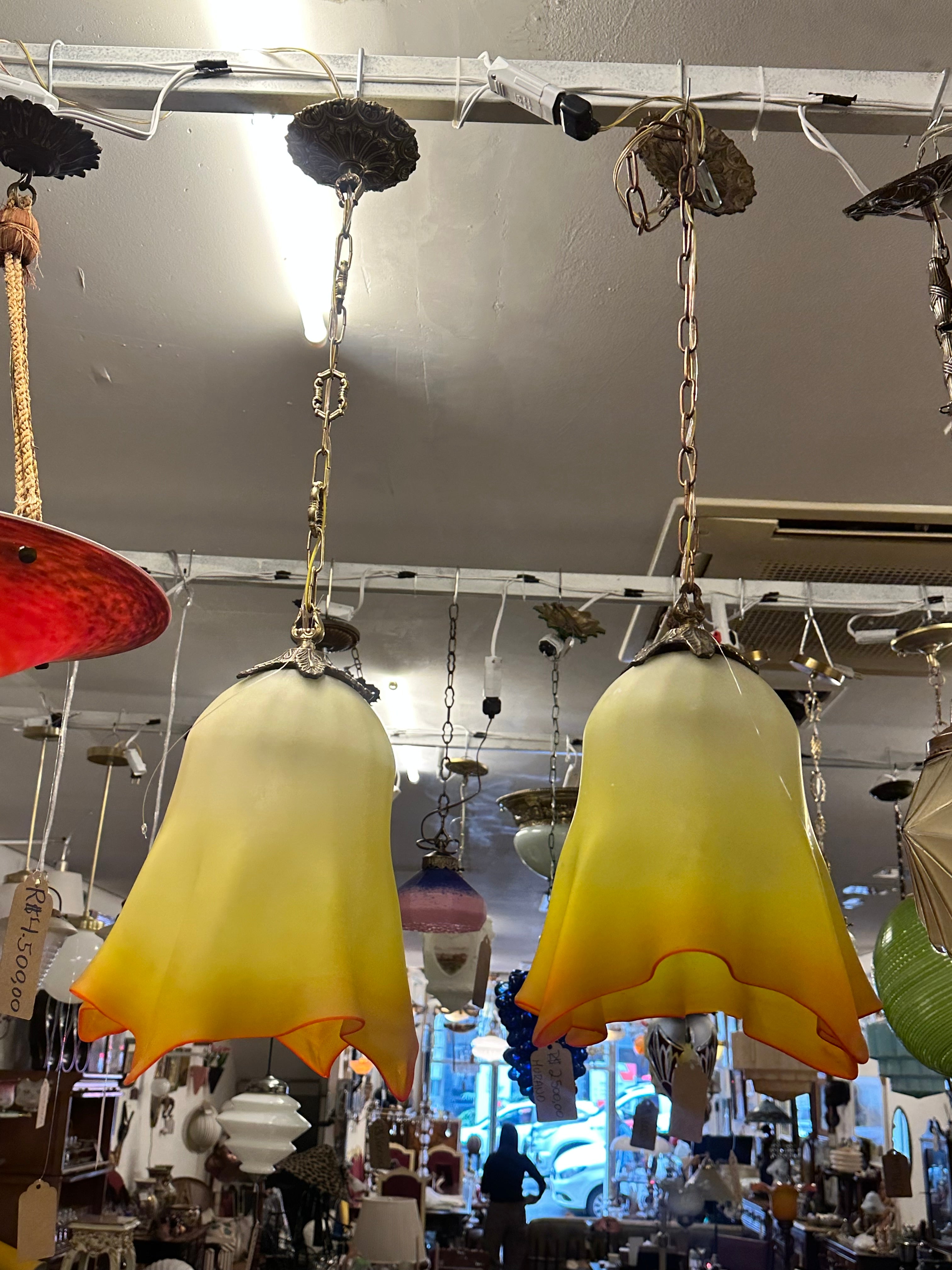 Par de lustres/pendentes vintage em vidro murano em tons de amarelo 