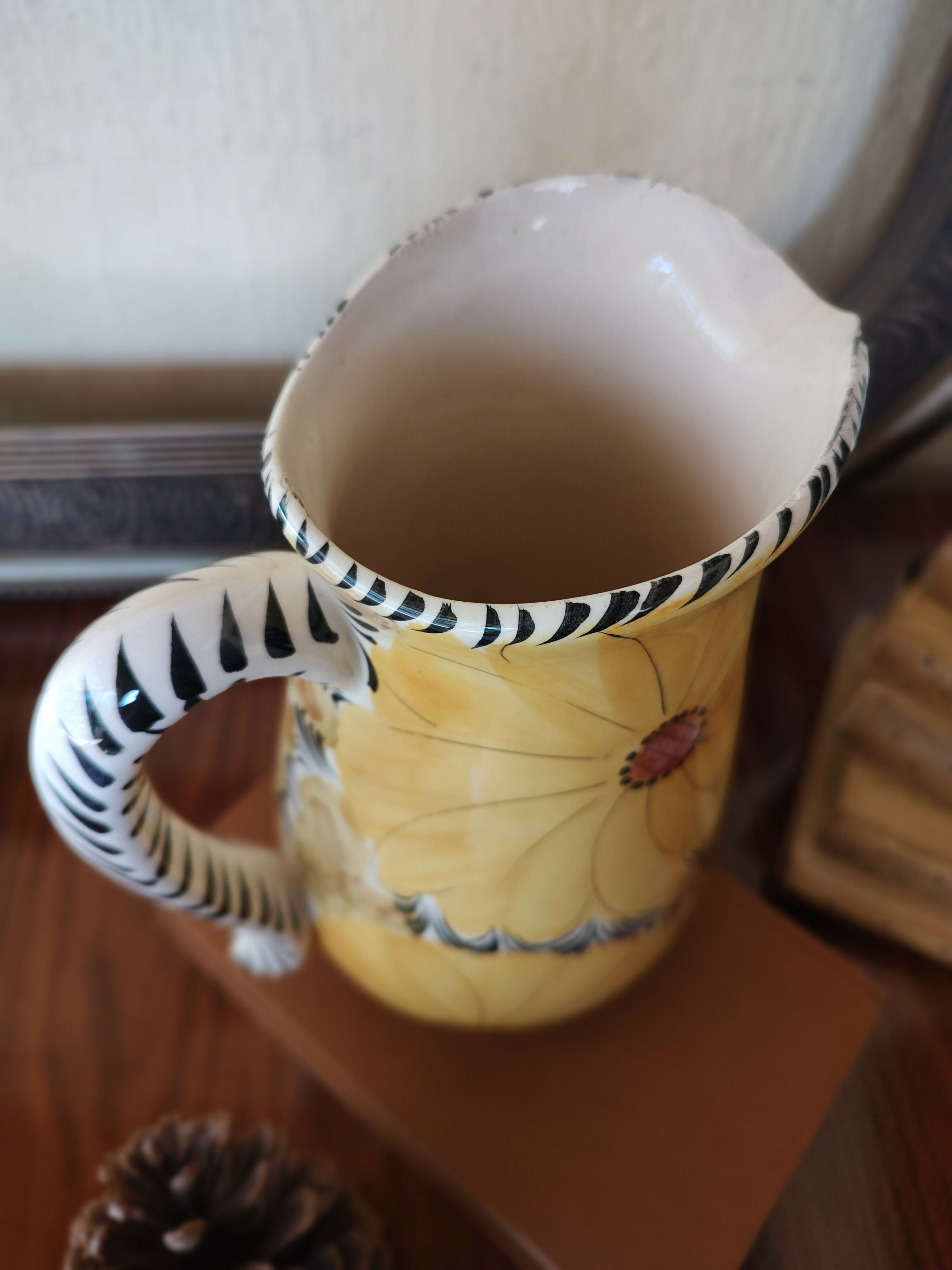 Jarro / Vaso decorativo em faiança com pintura à mão em motivos florais