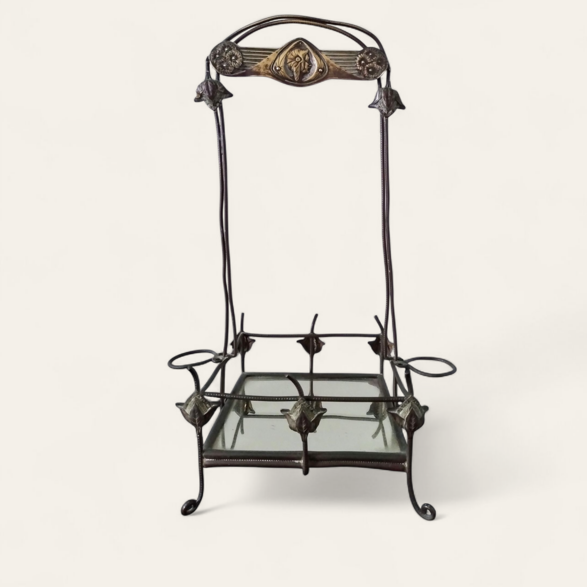 AUTÊNTICO PORTA-LICOREIRA ART NOUVEAU, CORPO EM METAL E BASE EM ESPELHO