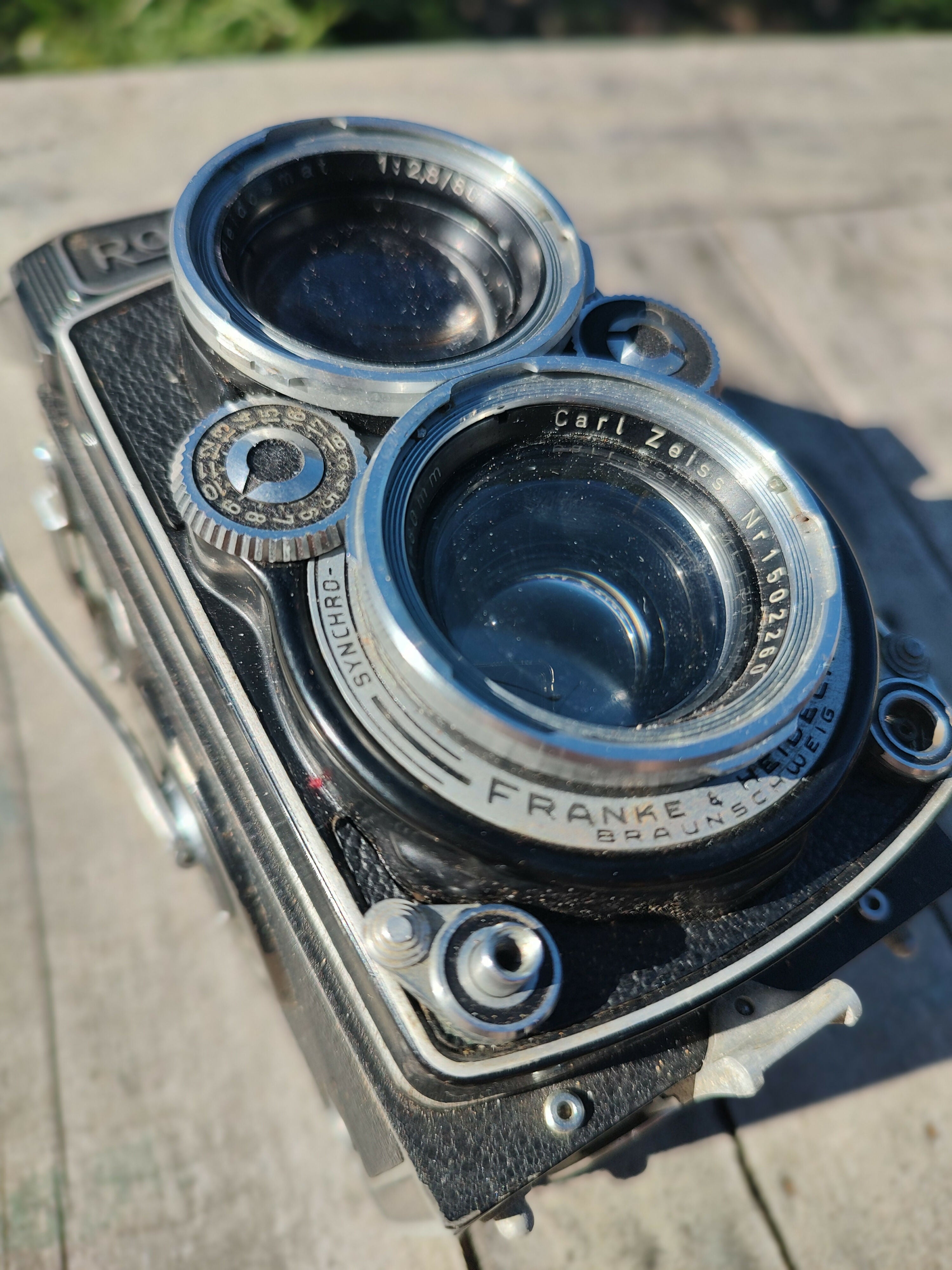 Antiga câmera Rolleiflex com lente Zeiss 80mm (com capa em couro e protetor de lente)