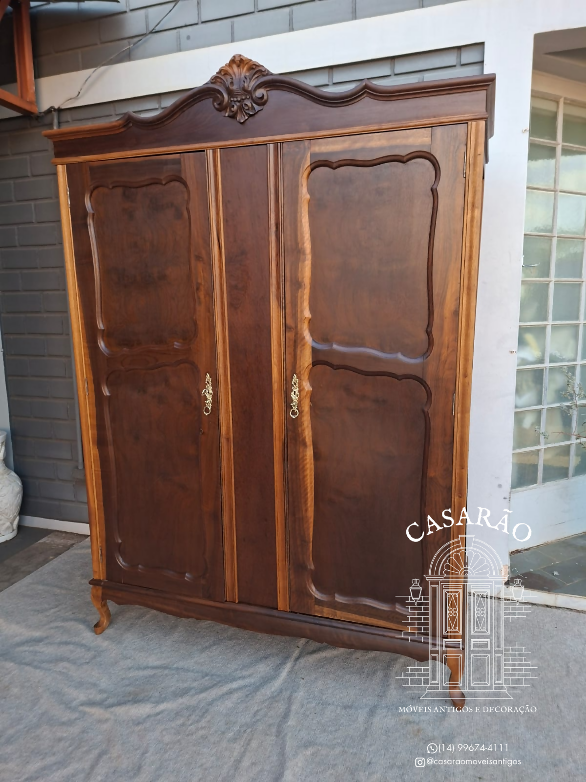 Guarda-Roupa Provençal em Imbuia com duas portas - restaurado