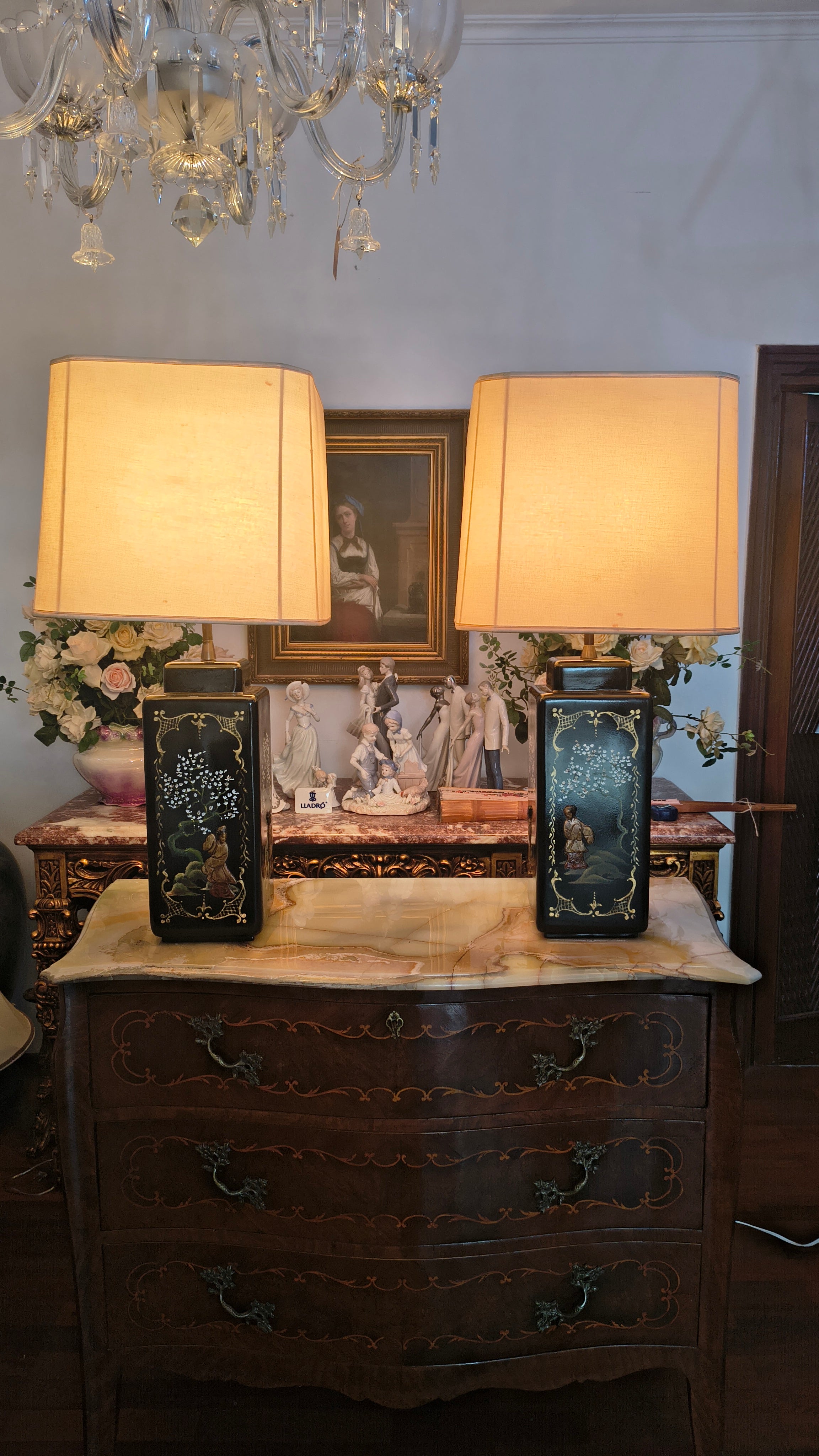 Antigo par de Abajures Chinoiserie em madeira em laca negra - restaurado