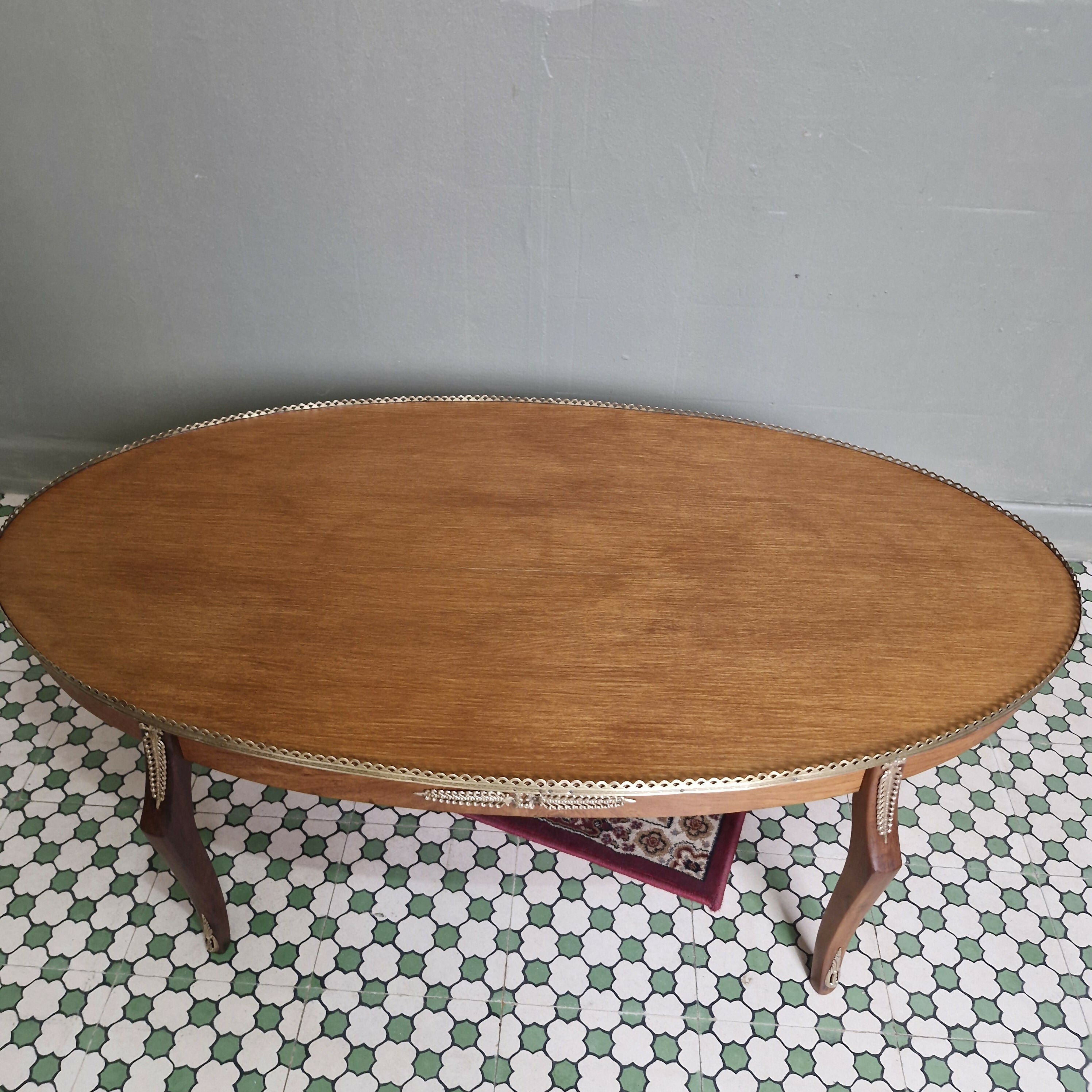 Mesa de Centro Inglesa Oval (restaurada)