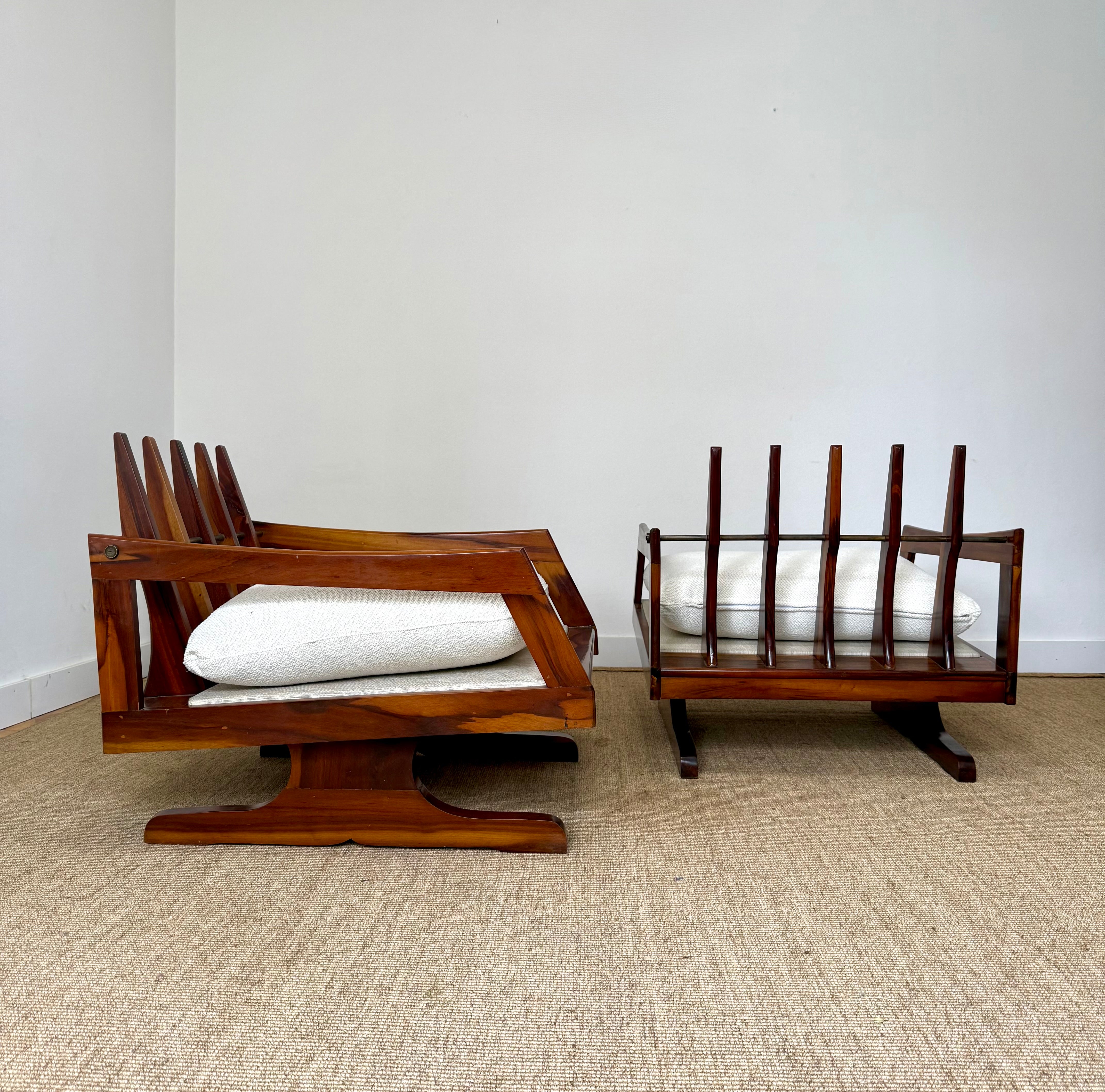 Poltronas modernistas Costela anos 60 com estofado novo (valor unitário) 