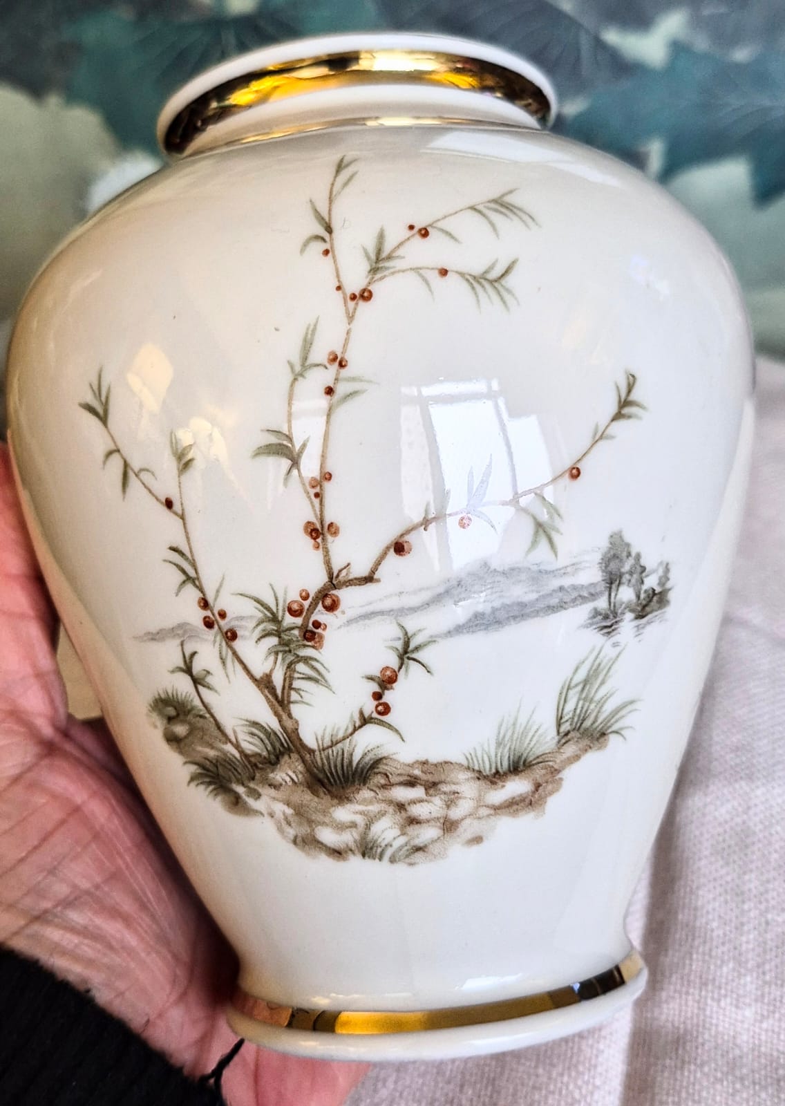 Potiche lindo, e em perfeito estado,  todo dourado à ouro, em porcelana vintage alemã Seltmann Weiden.  Maravilhoso!