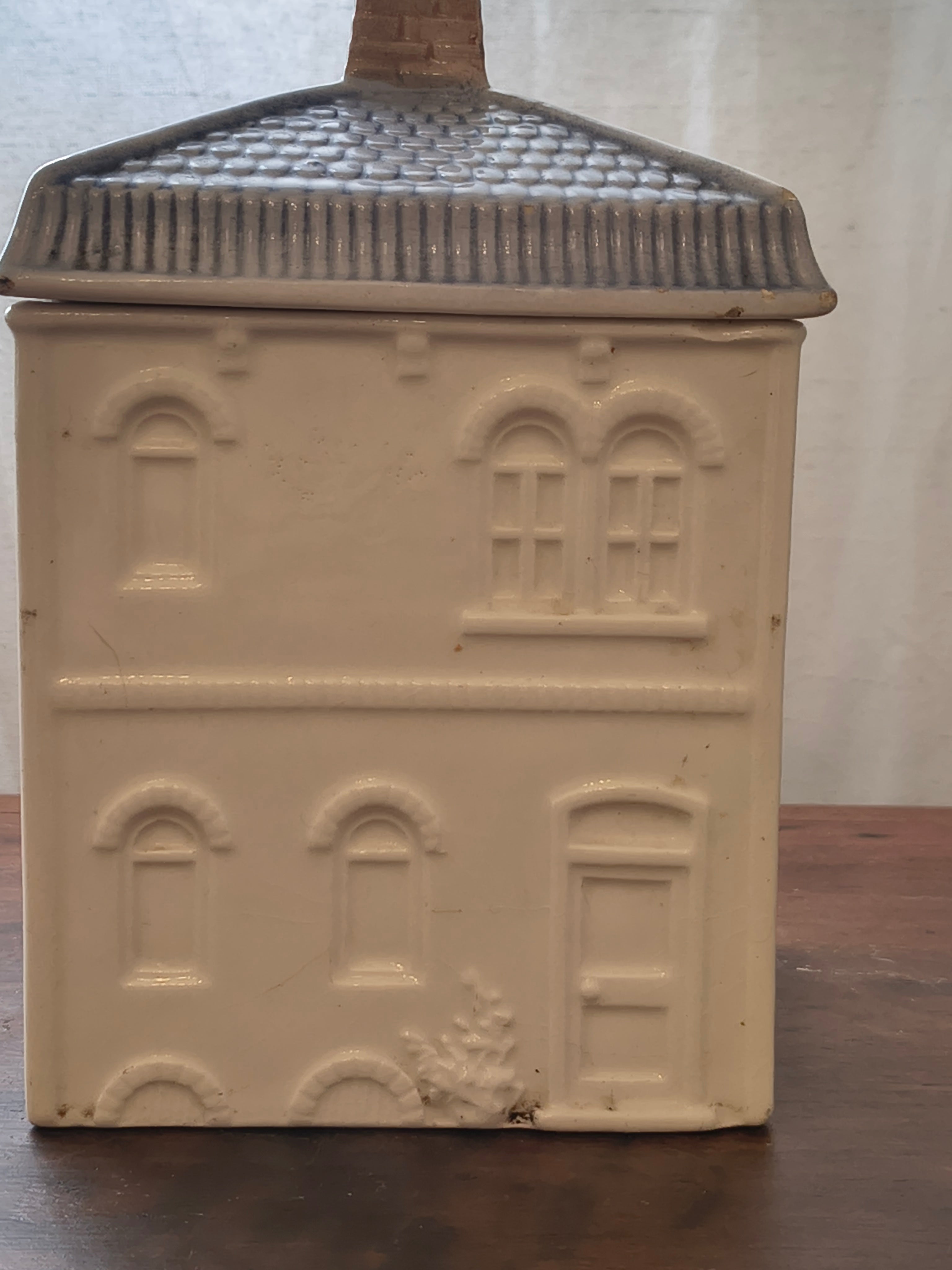Pote / Biscoiteira em Cerâmica Weiss (Coleção Avon Townhouse) 