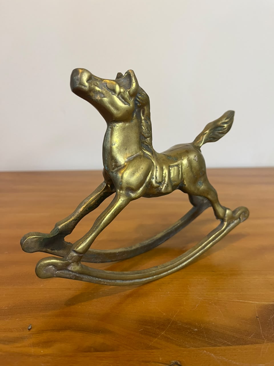Cavalo de Balanço Vintage em Latão