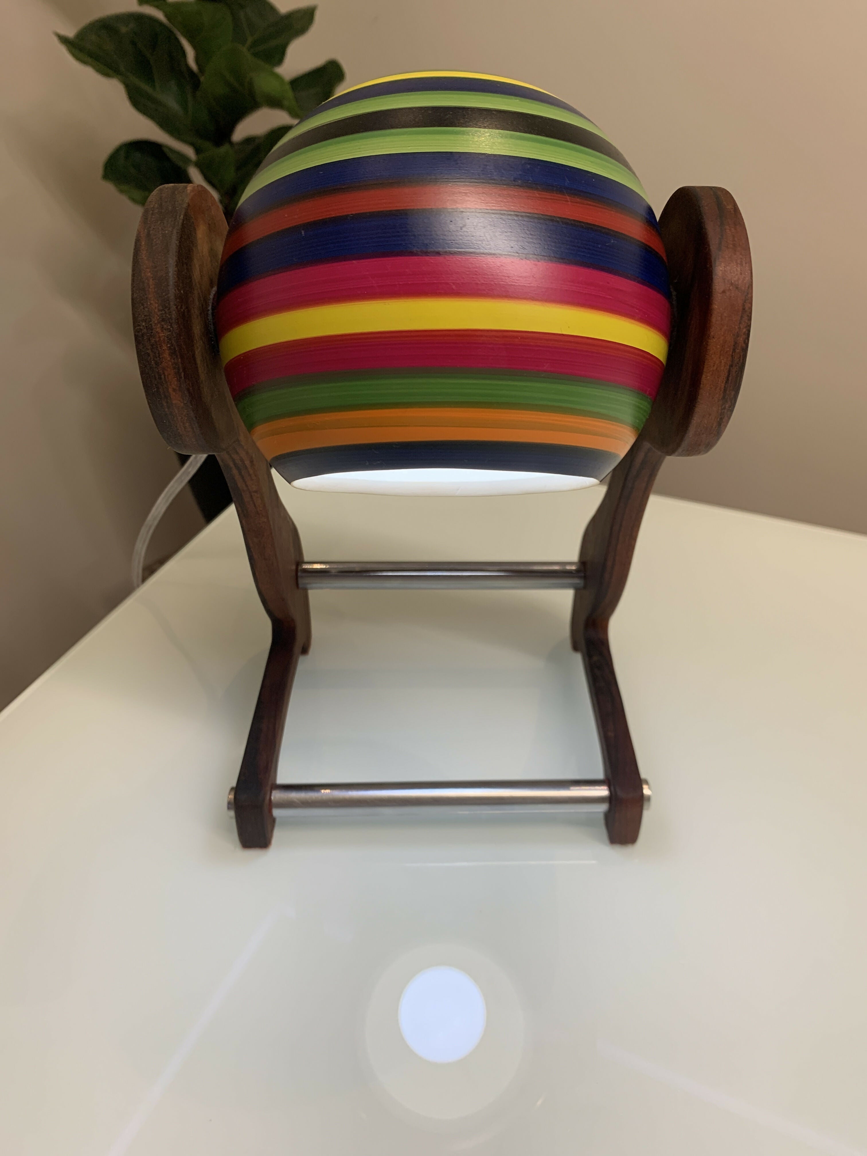 Luminária globinho cerâmica e Pau Ferro