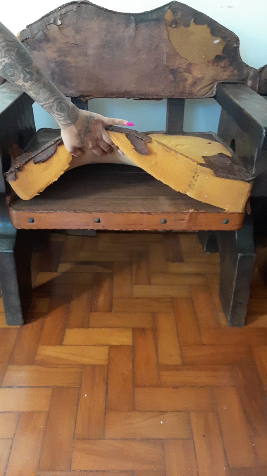 Par de Poltronas Rústicas em Madeira Maciça (Ideal para Reforma / Restauro)