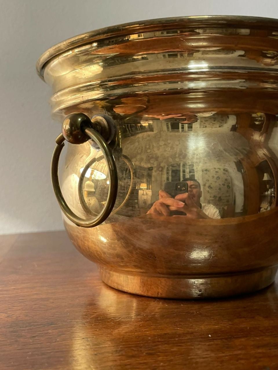 Cachepot em metal dourado