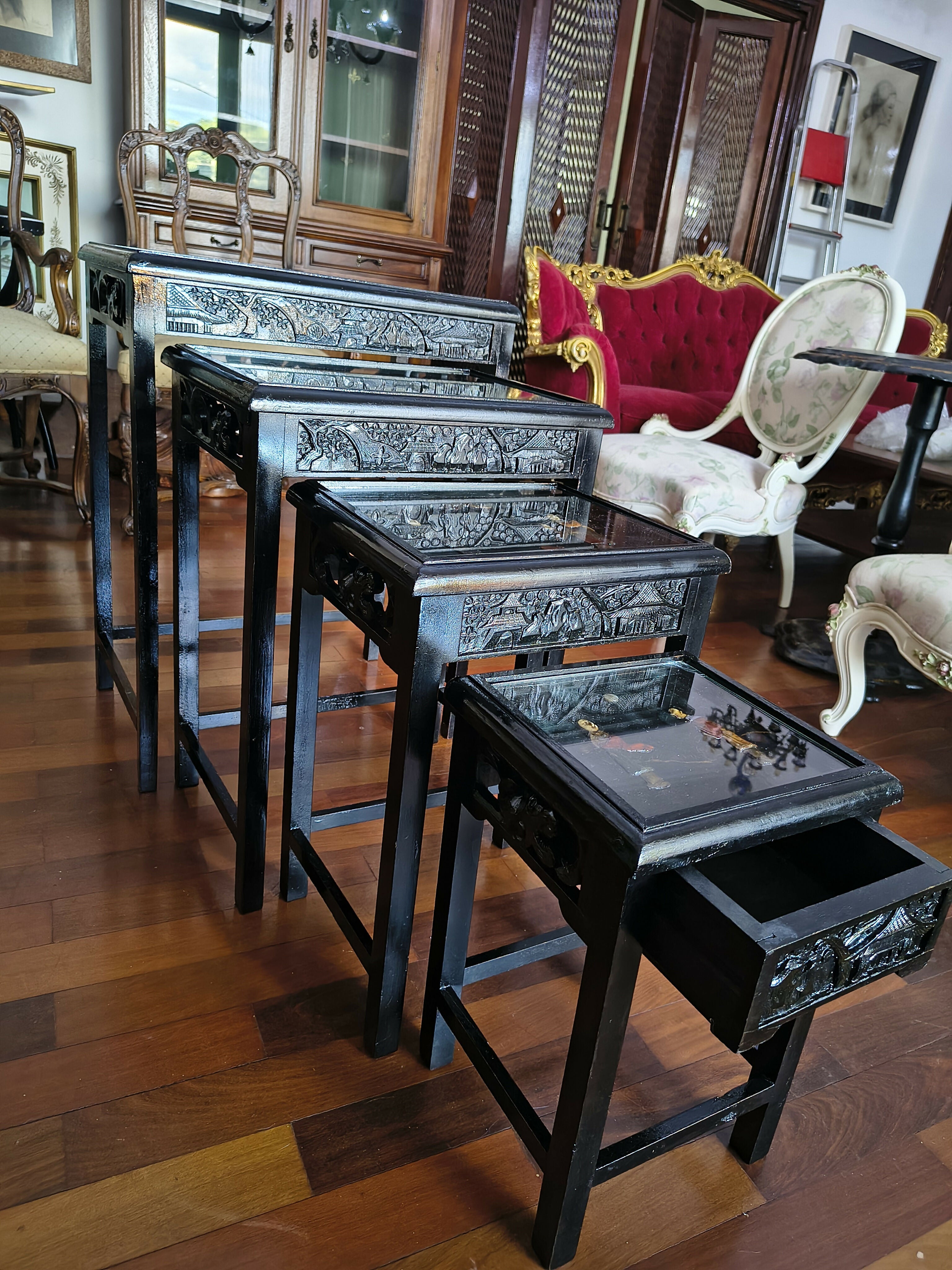 Mesas ninhos Chinoiserie em Laca Negra