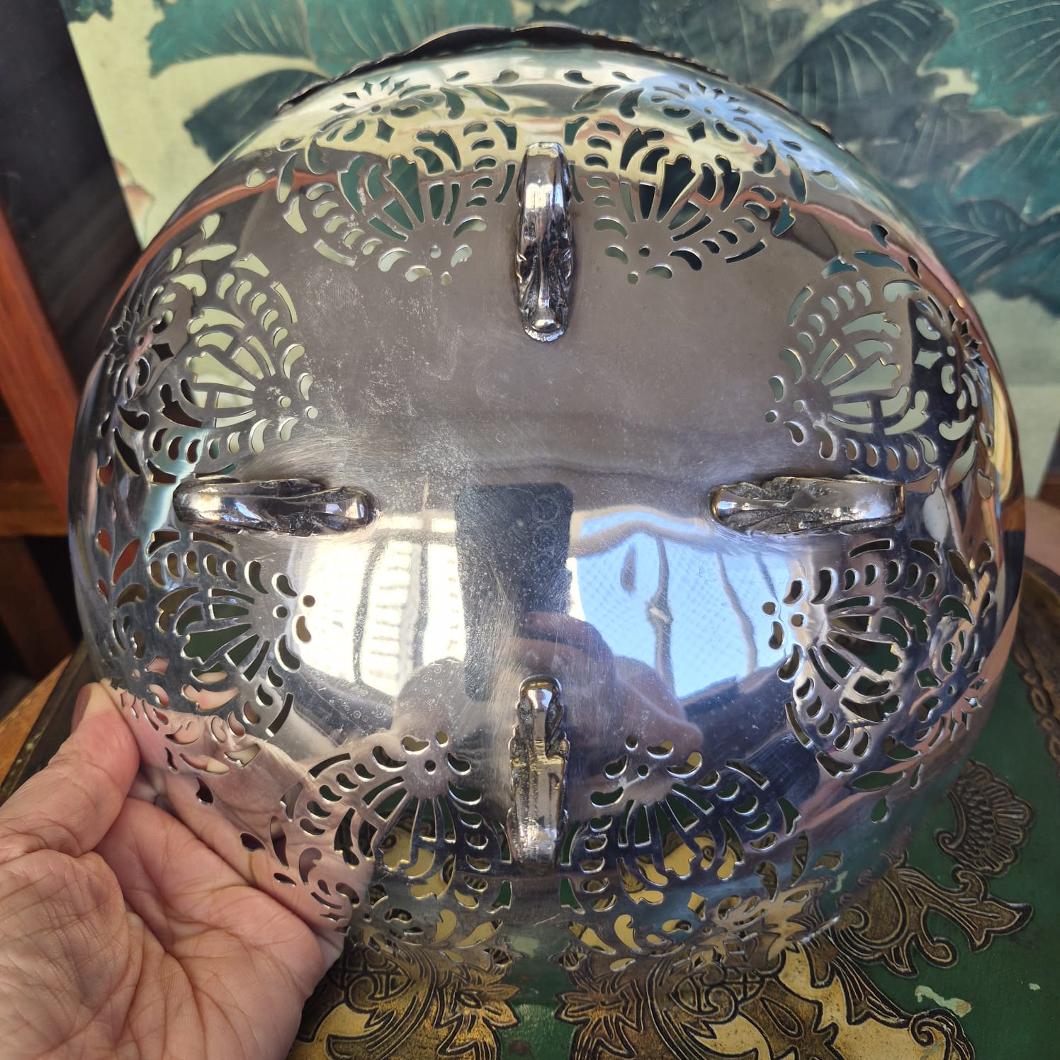  Cesta fruteira em metal espessurado à prata, anos 60. Ótimo banho.  Está linda!