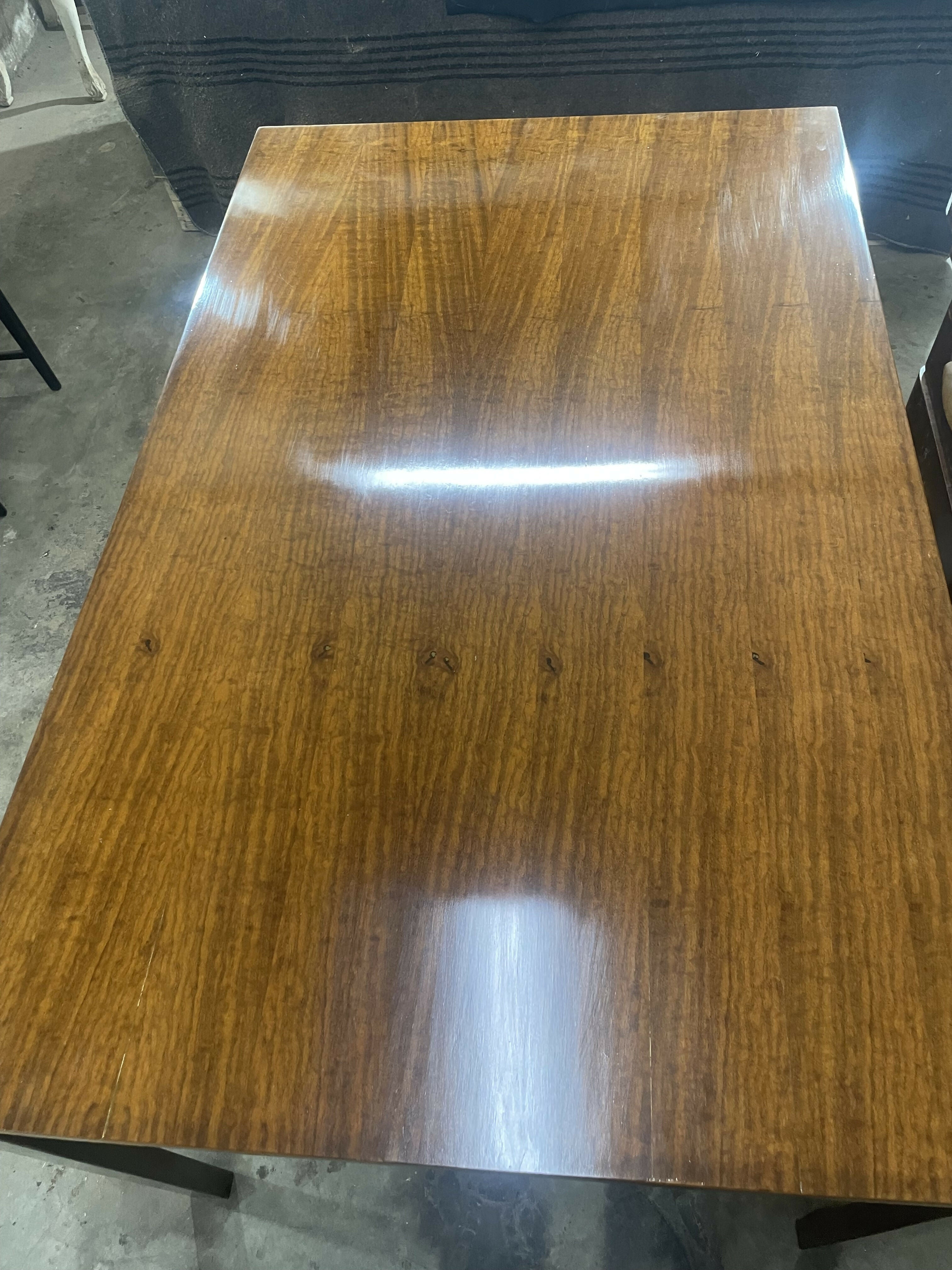 Mesa de Jantar Michel Arnoult madeira imbuia - toda de encaixe