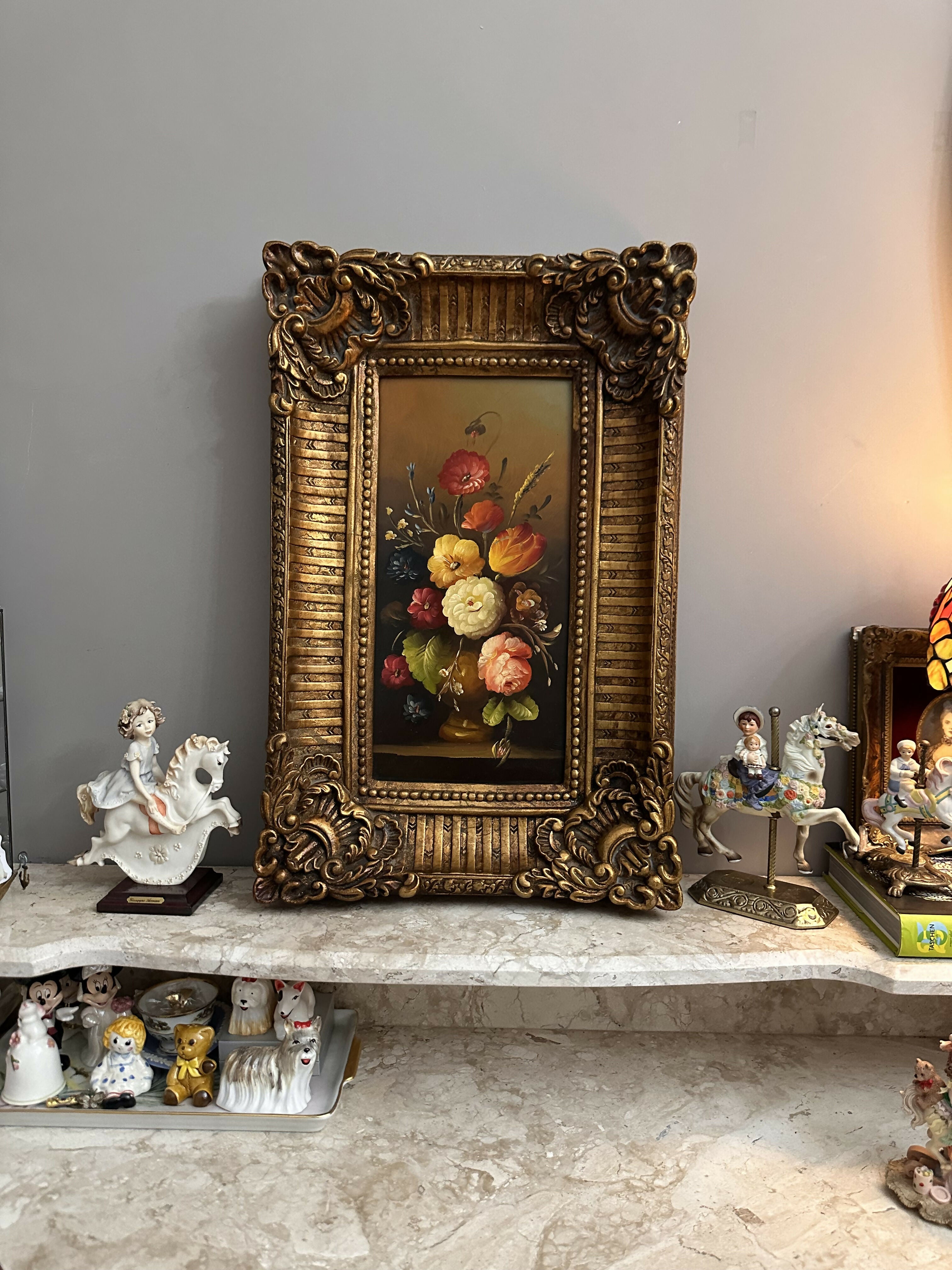 Exuberante quadro antigo ao estilo barroco clássico com pintura “natureza morta” em óleo sobre madeira