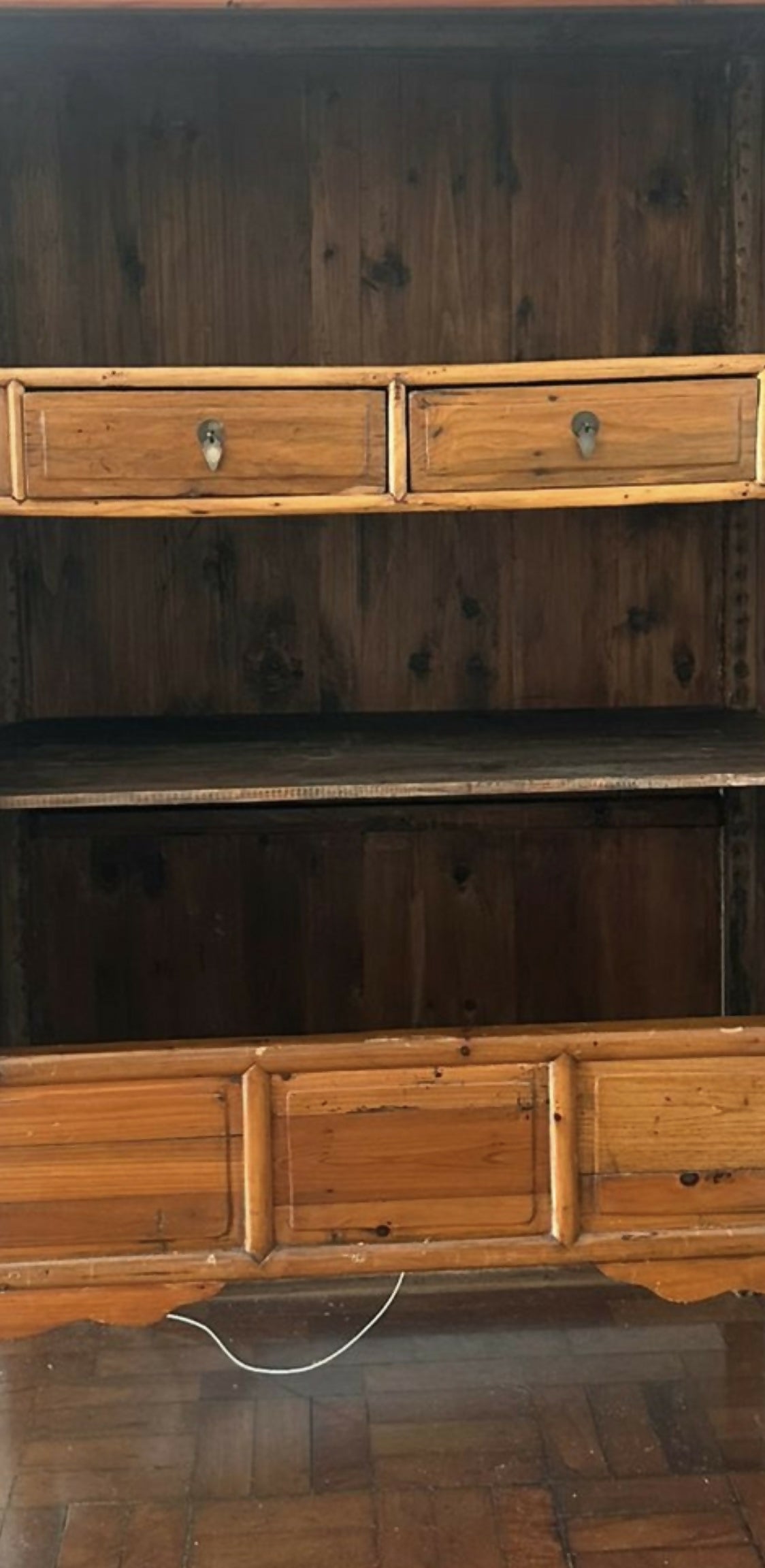 Lindo e raro armario / louceiro Dinastia Qing em madeira Ulmus, esta perfeito!