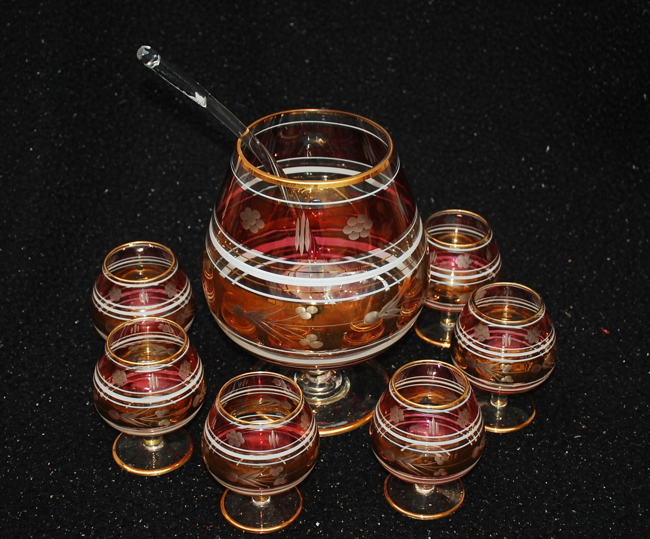 poncheira cristal decorada a mão, filetada a ouro anos 50