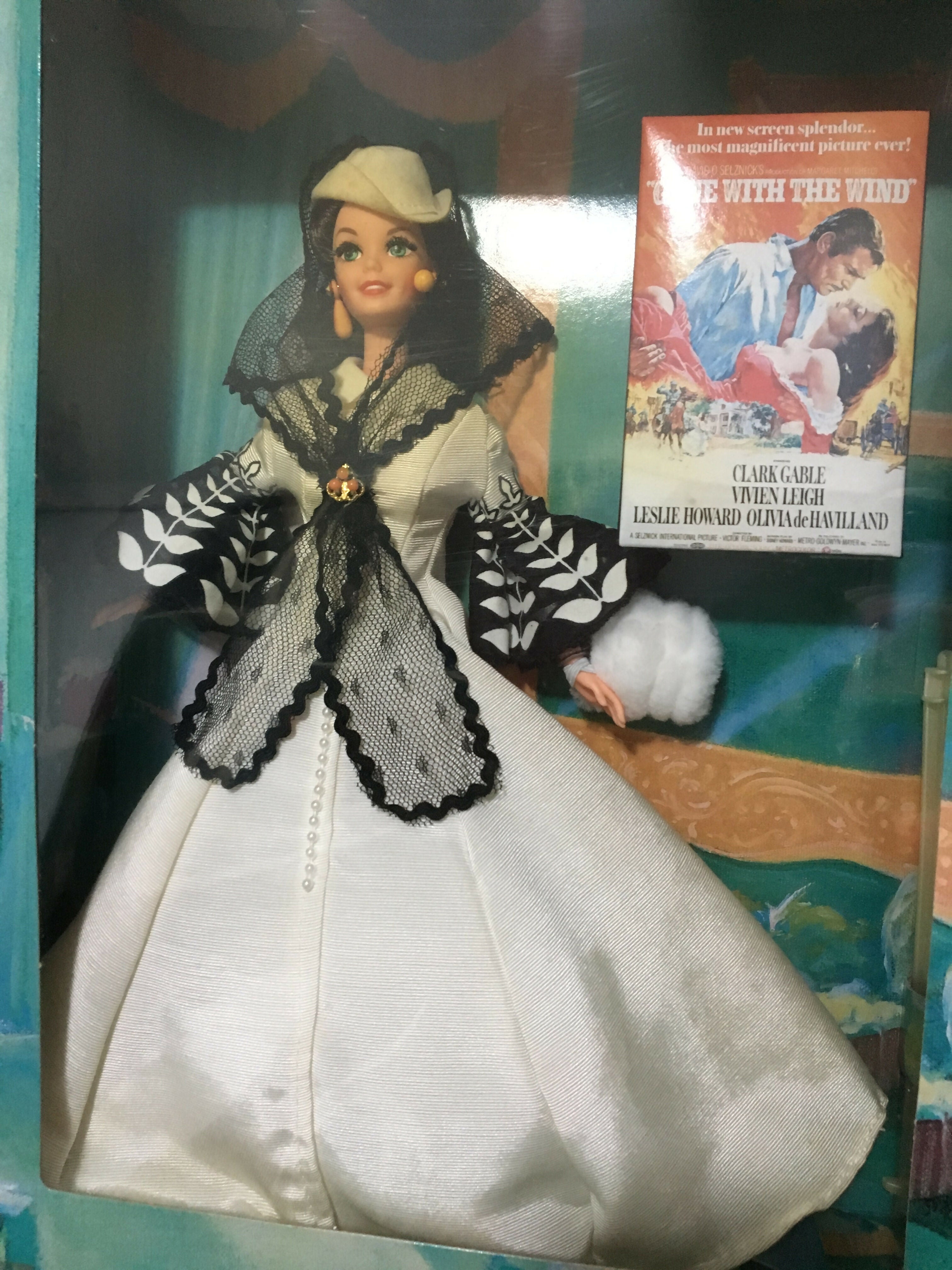 Barbie e Ken caracterizados do filme “E o Vento levou”