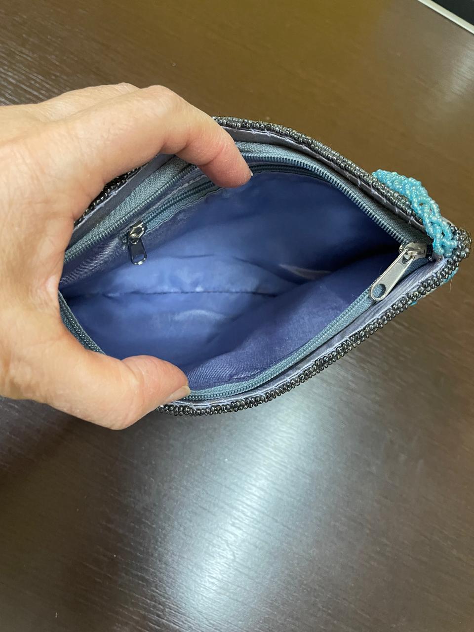 Bolsa de mão azul Vintage de miçangas. com motivos florais 