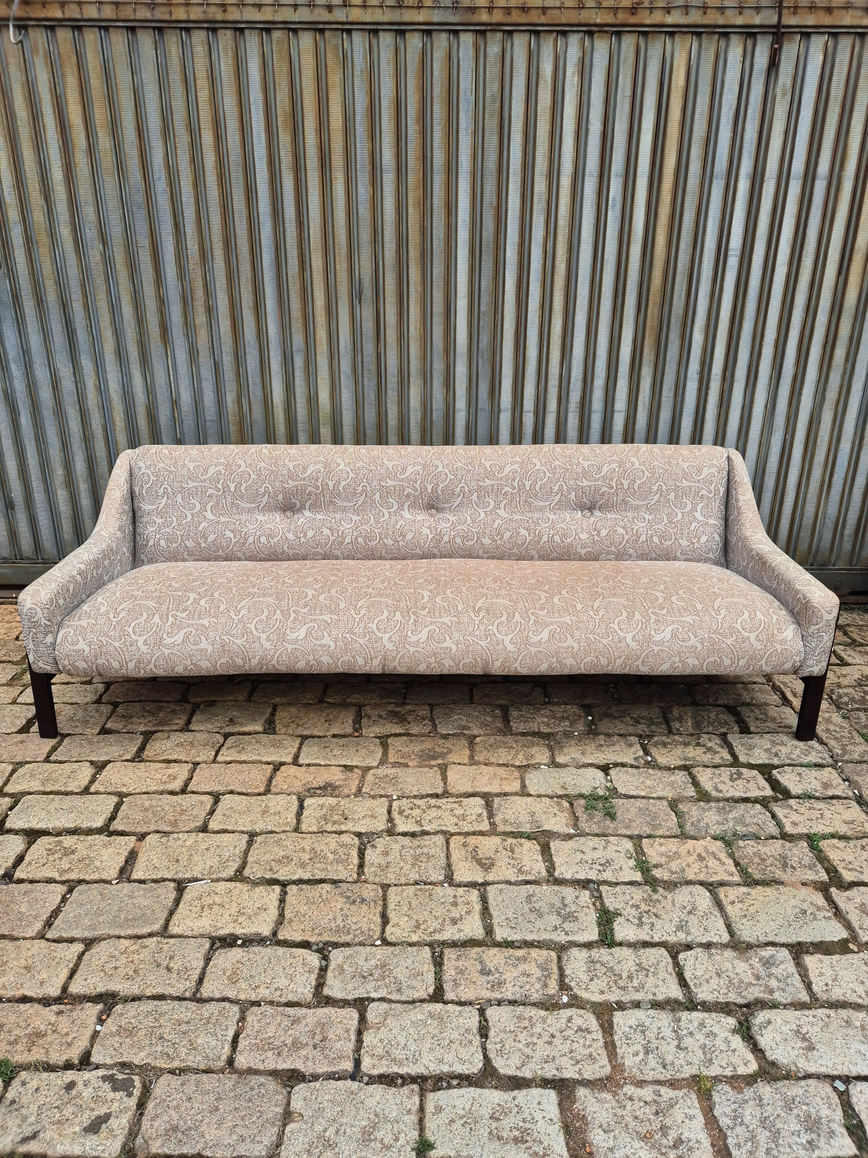 Sofá MP 49 Percival Lafer