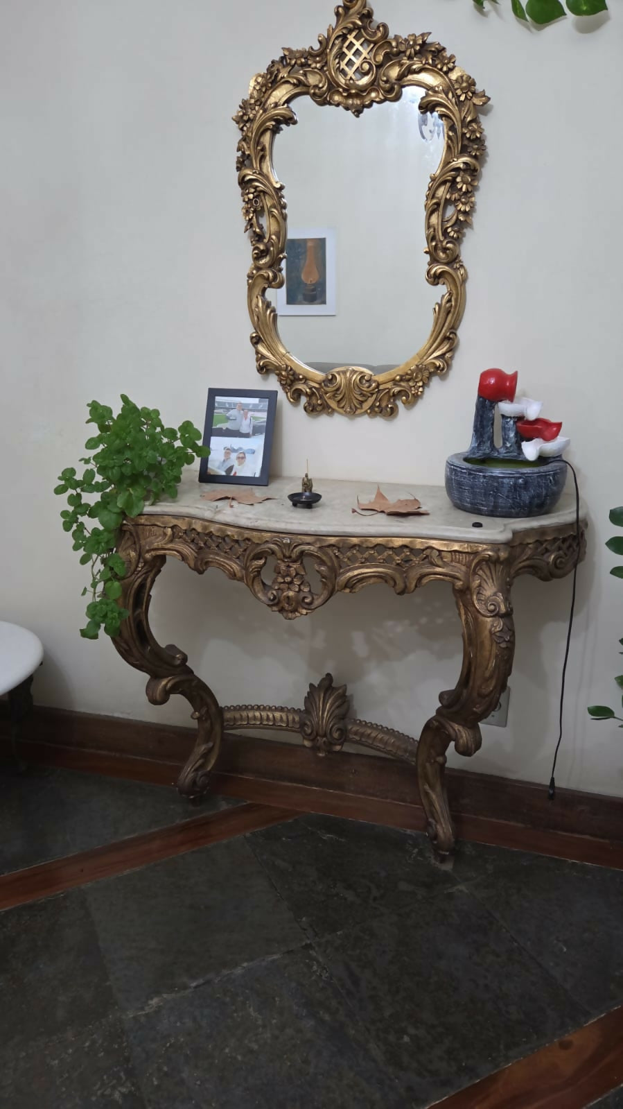 APARADOR COM ESPELHO LUIZ XV COM CADEIRAS