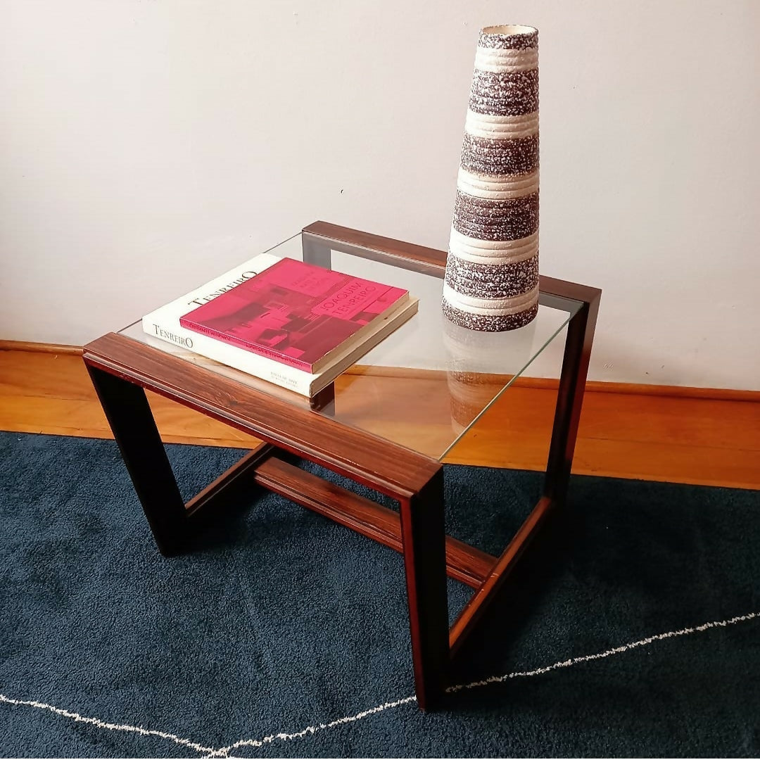 MESA LATERAL ANOS 60 EM JACARANDÁ