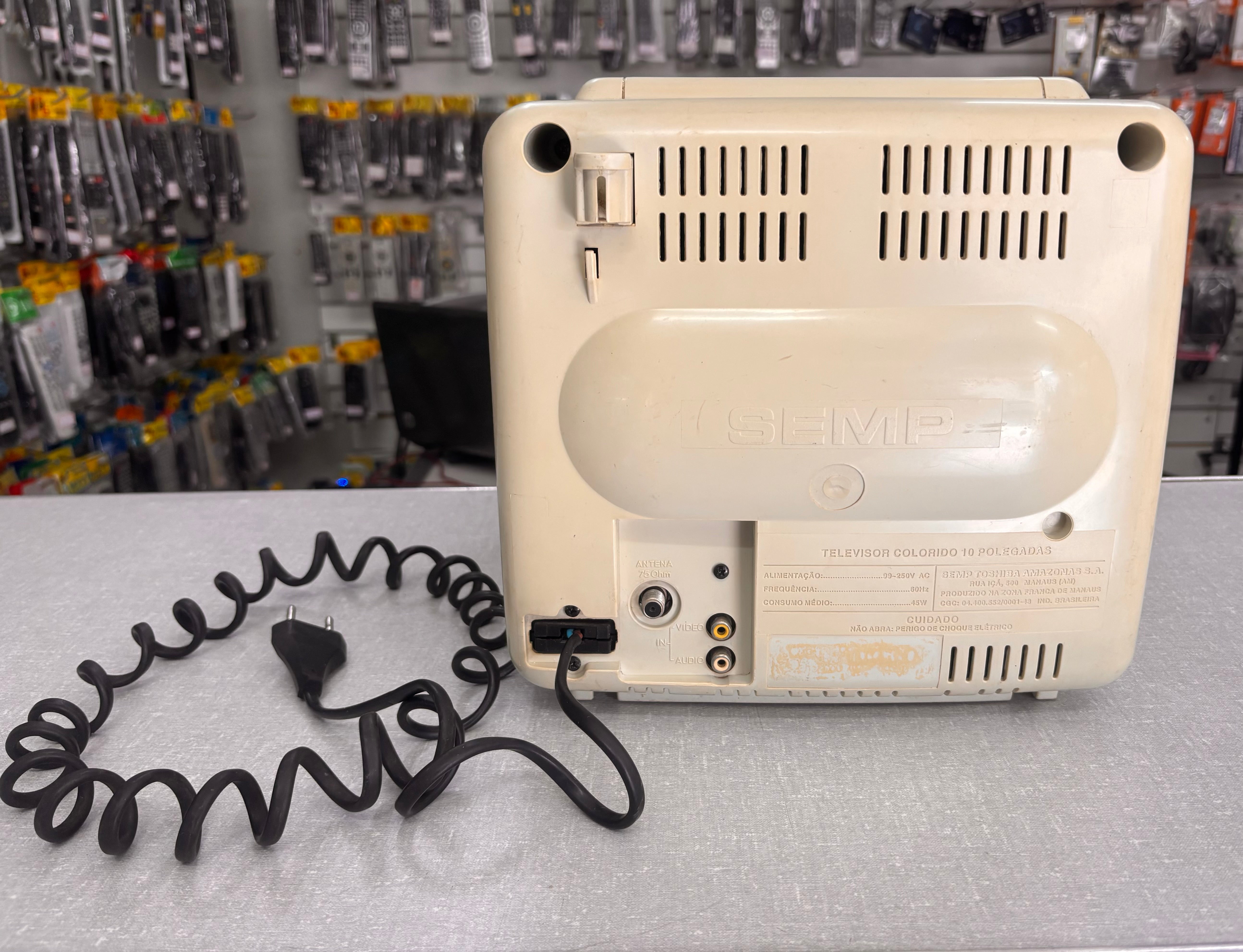 TV de Tubo Retrô Semp 10 Polegadas (Mod. 1022 AV / TVC-102) + Controle Remoto Original - Raridade para Games Antigos