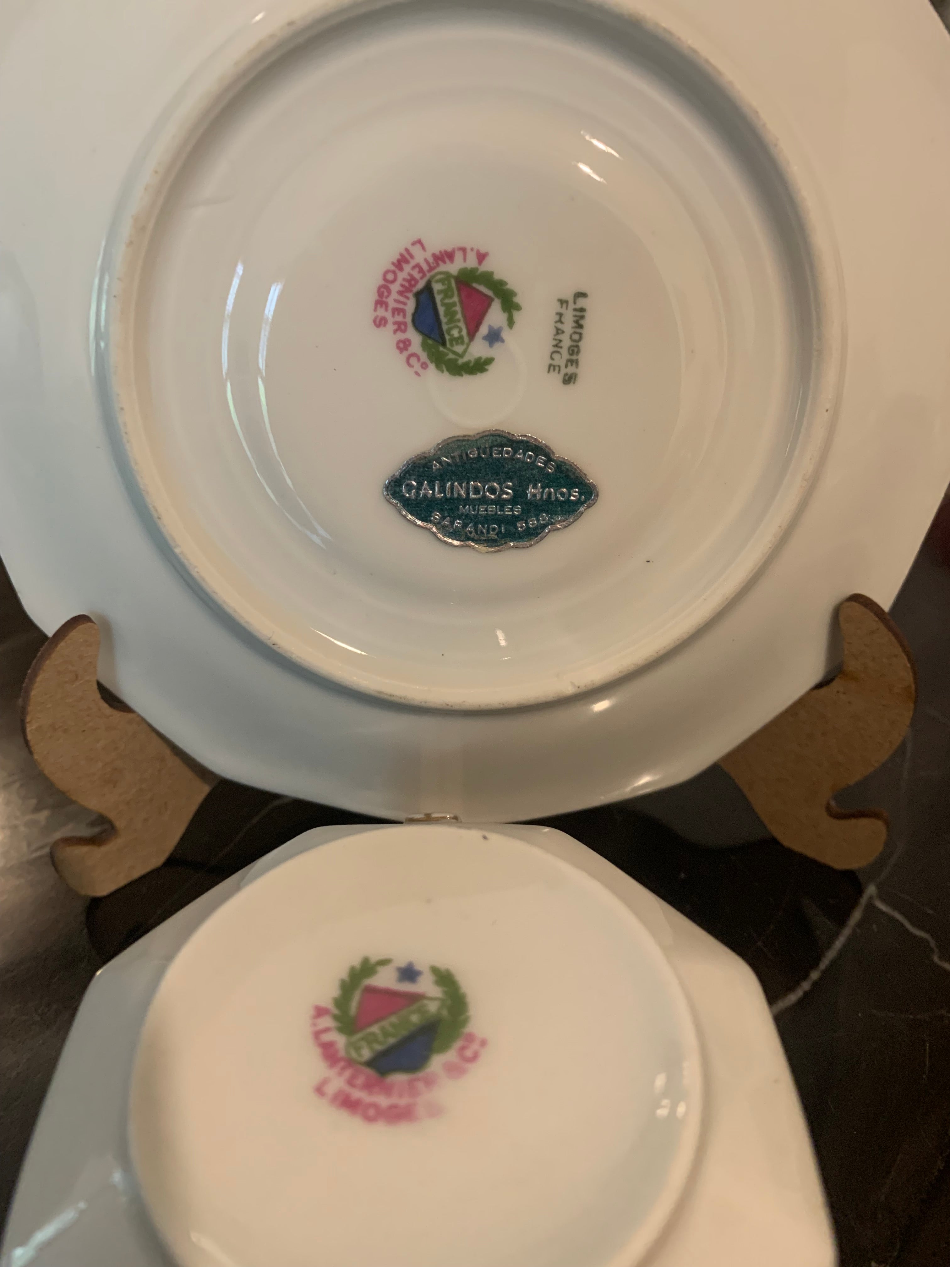 Delicadíssima xícara de chá Limoges A. Lanternier &amp; Co em perfeito estado
