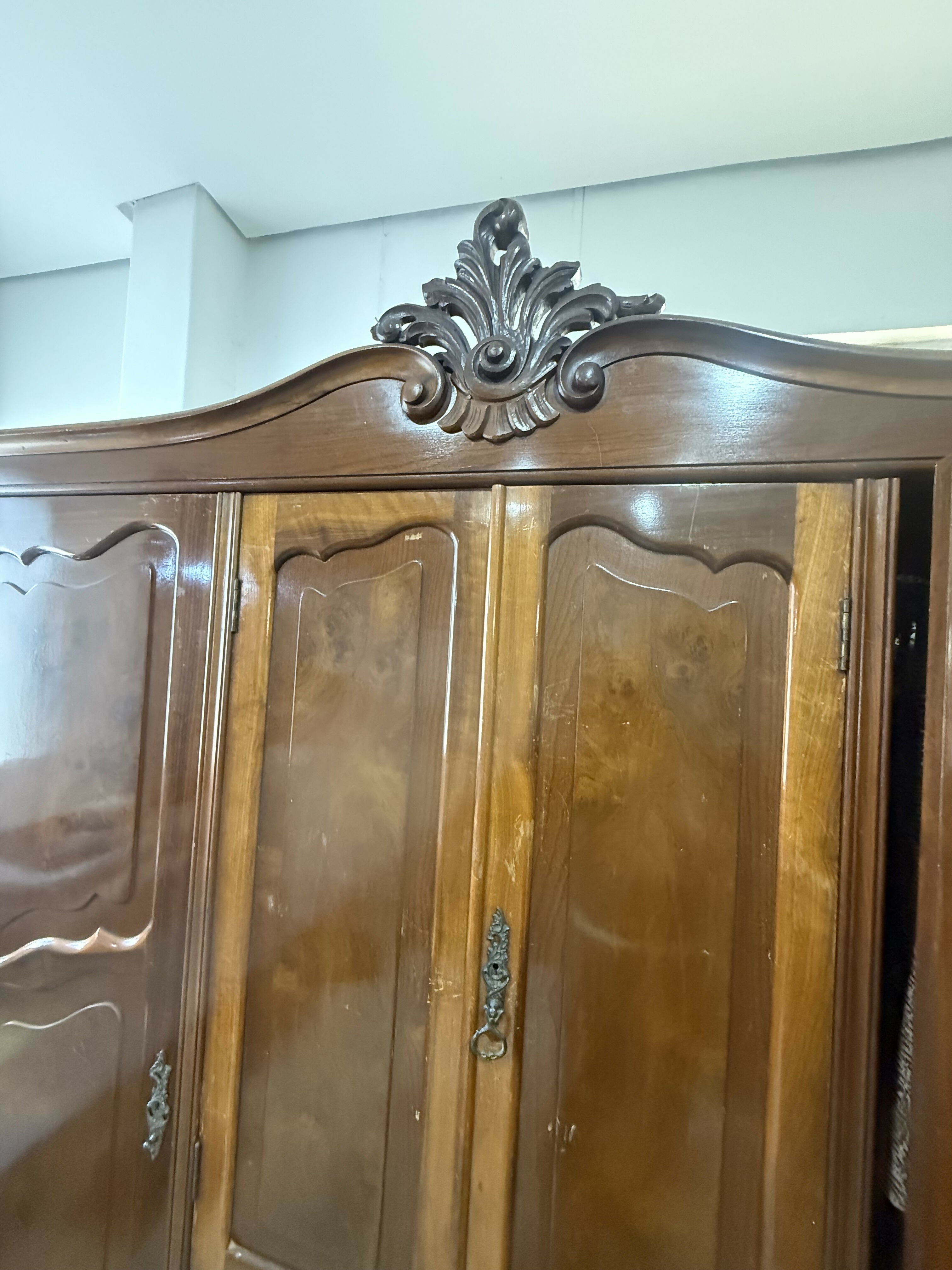 GUARDA-ROUPA ANOS 50