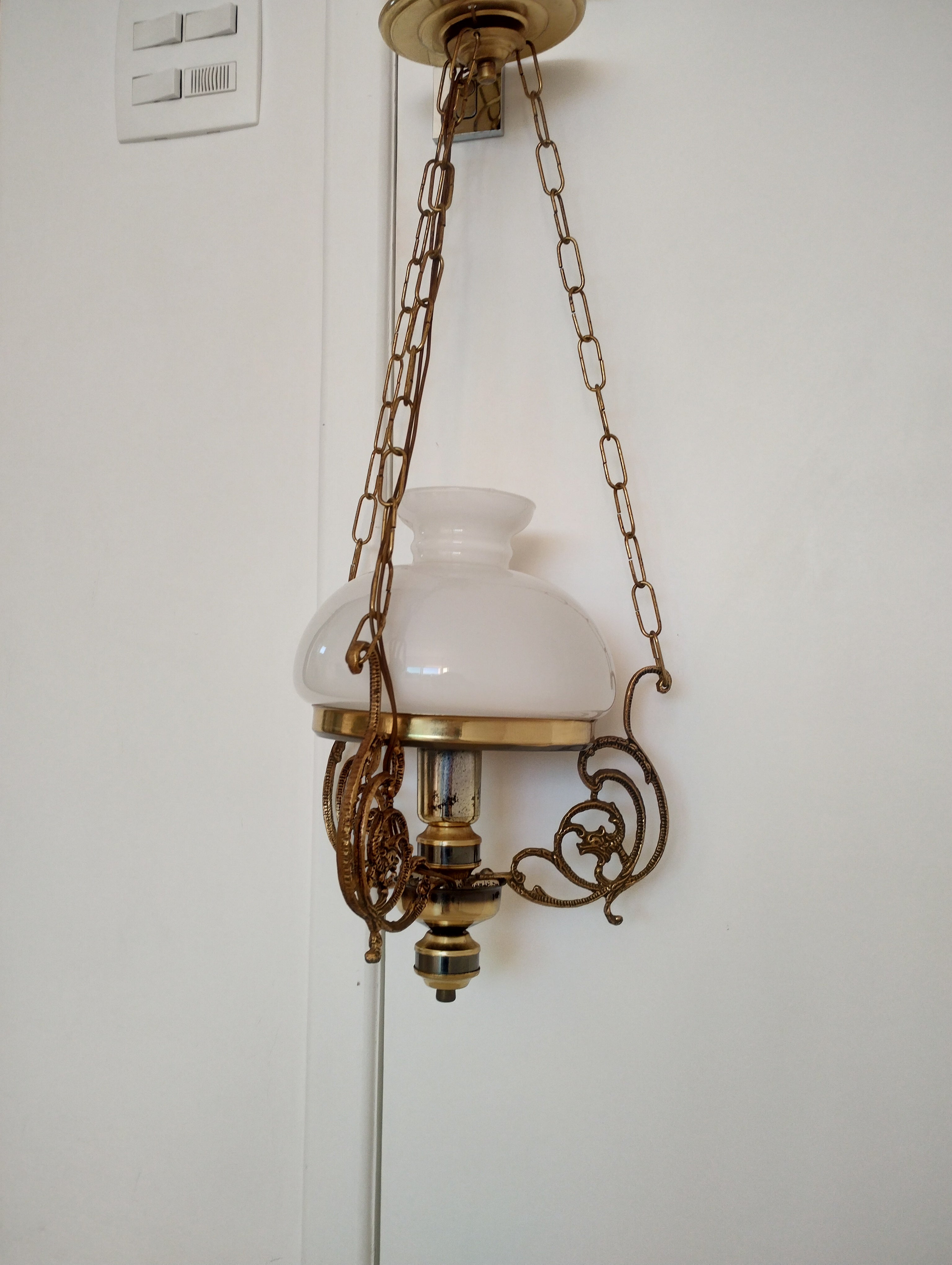 Lustre antigo em bronze