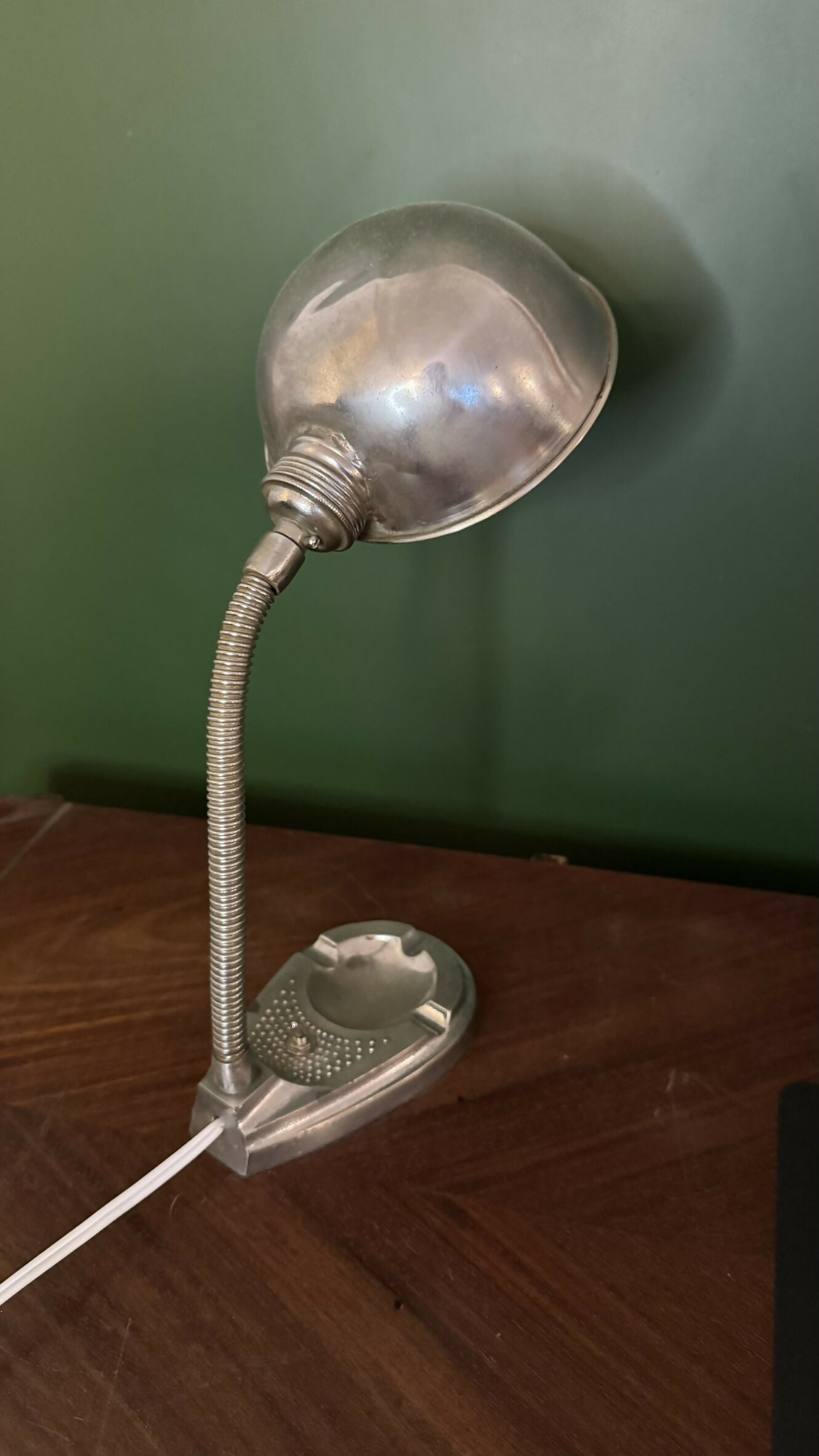 luminária vintage com cinzeiro