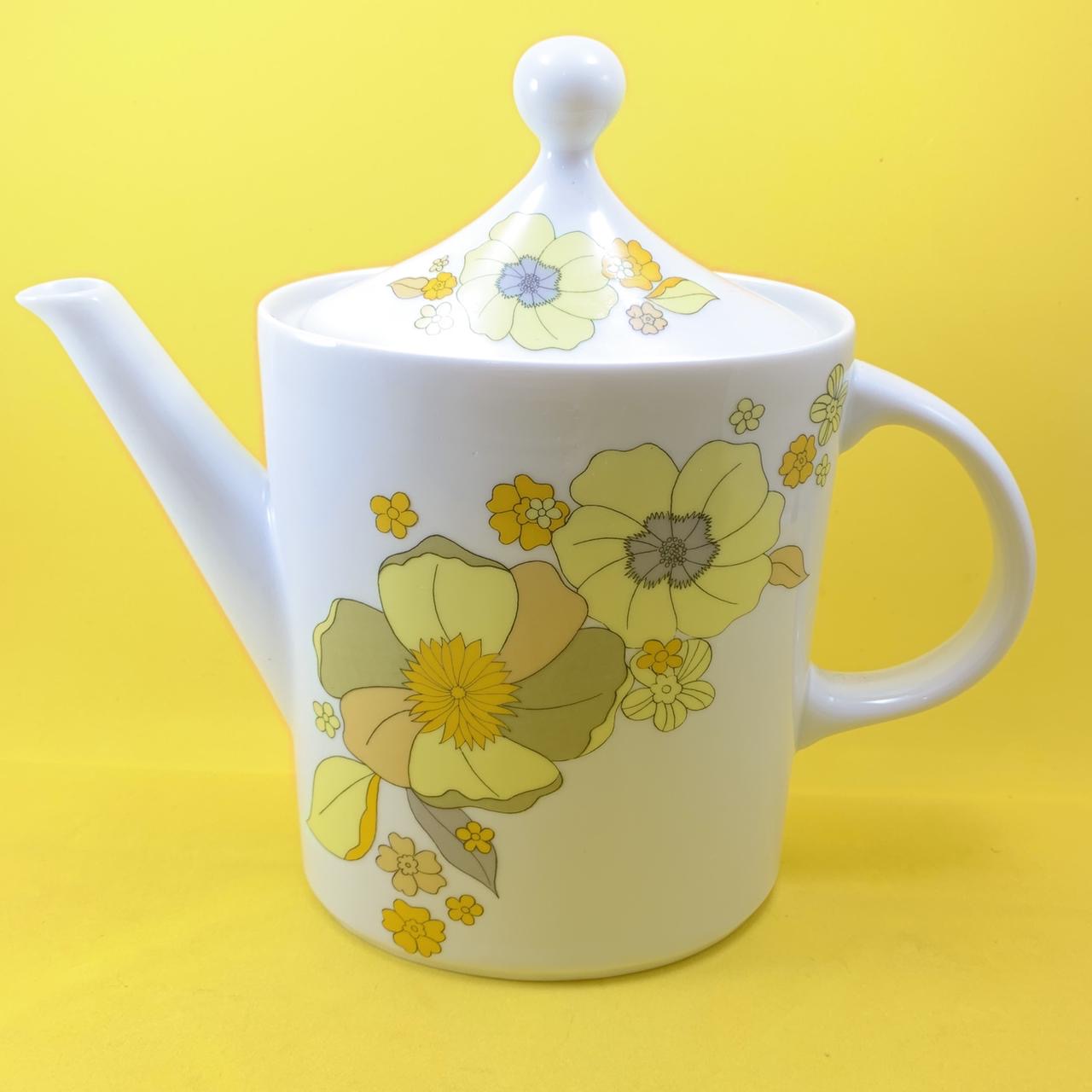 Porcelana Steatita década de 1960/1975 Jogo de chá com flores amarelas