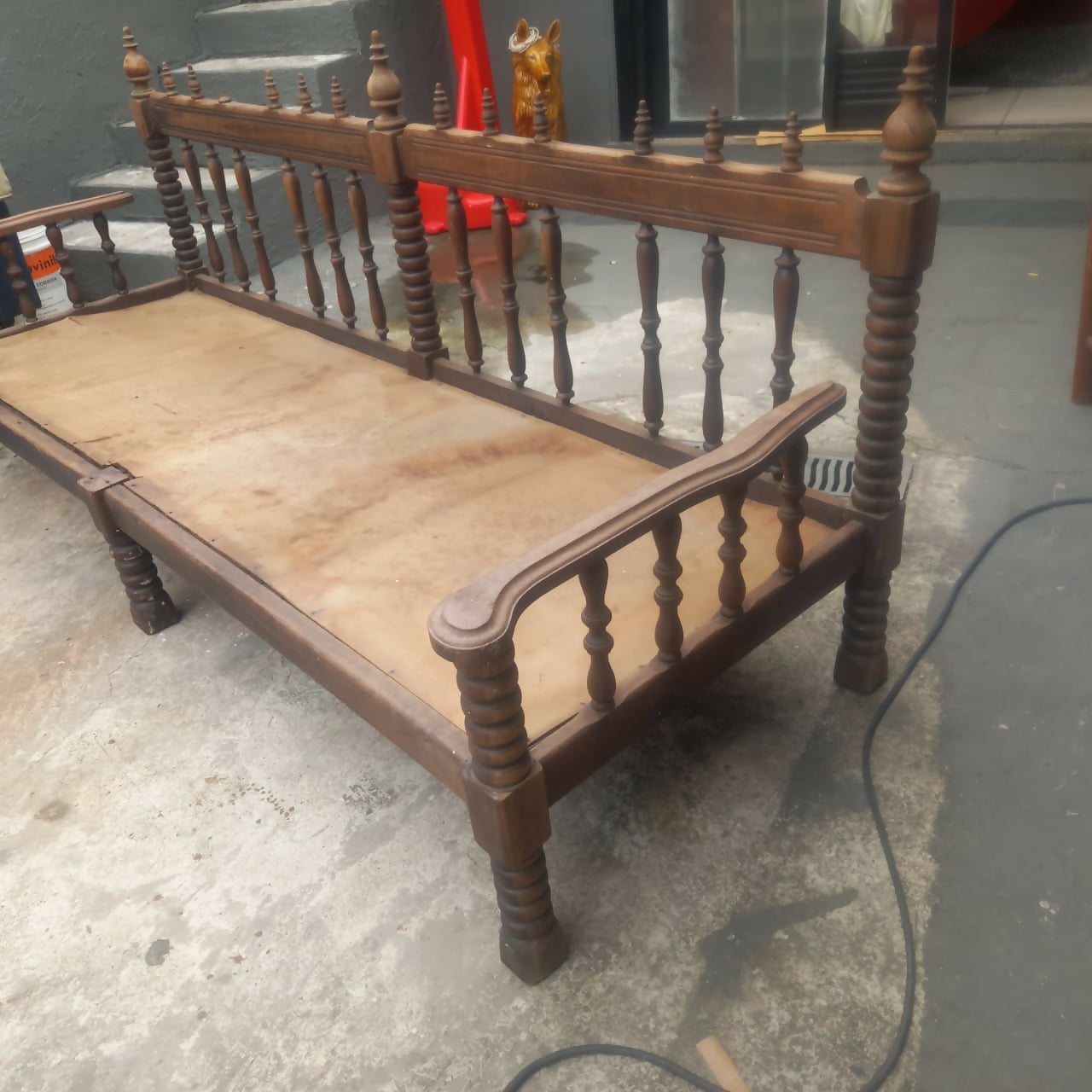 Sofá de madeira (estrutura)