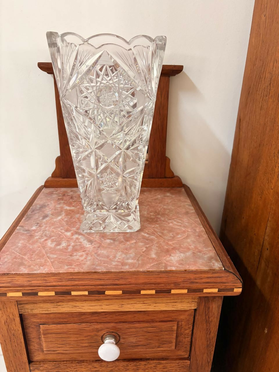 Grande vaso de cristal Tcheco finamente lapidado