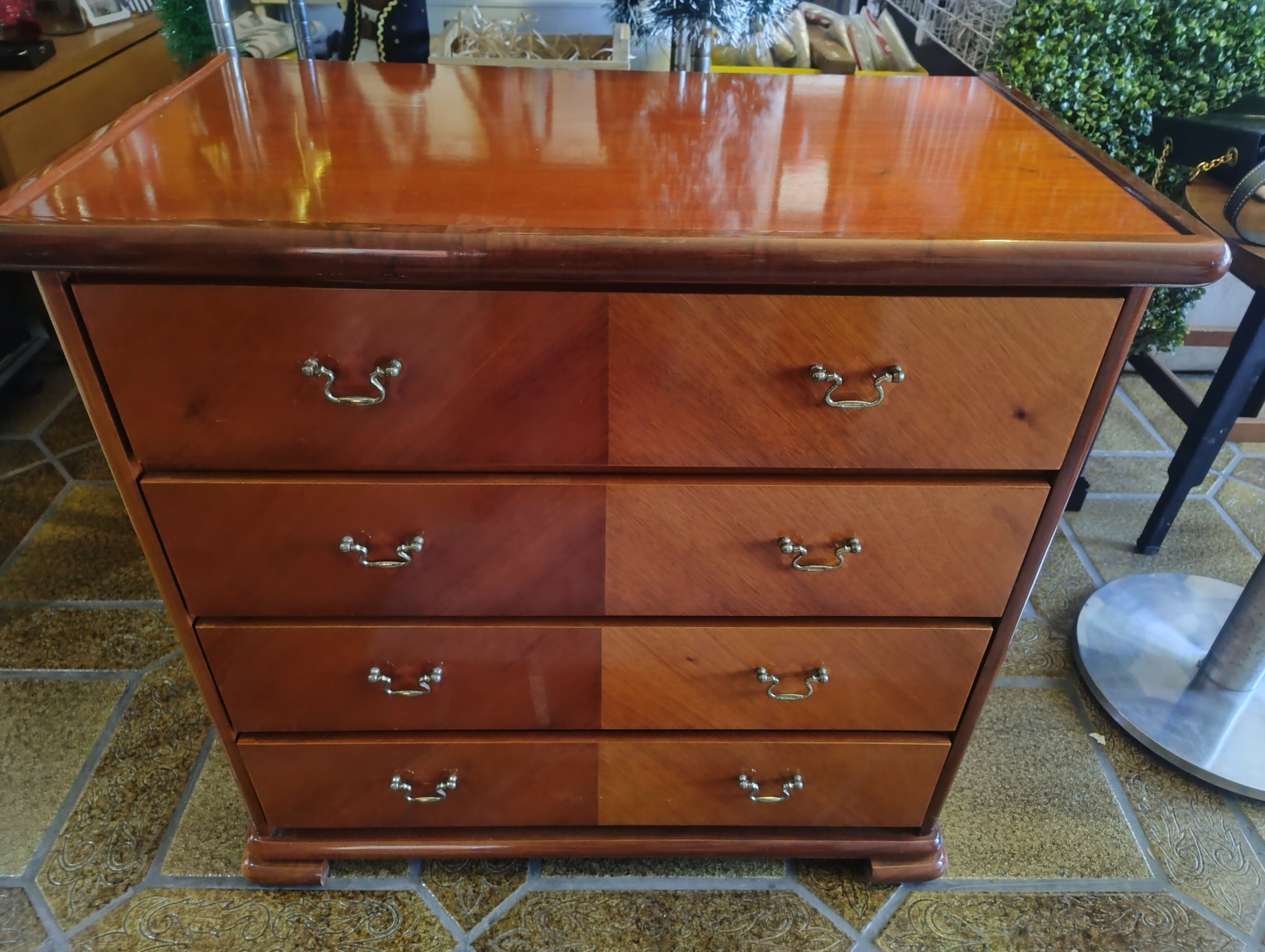 Cômoda em Madeira Década de 80