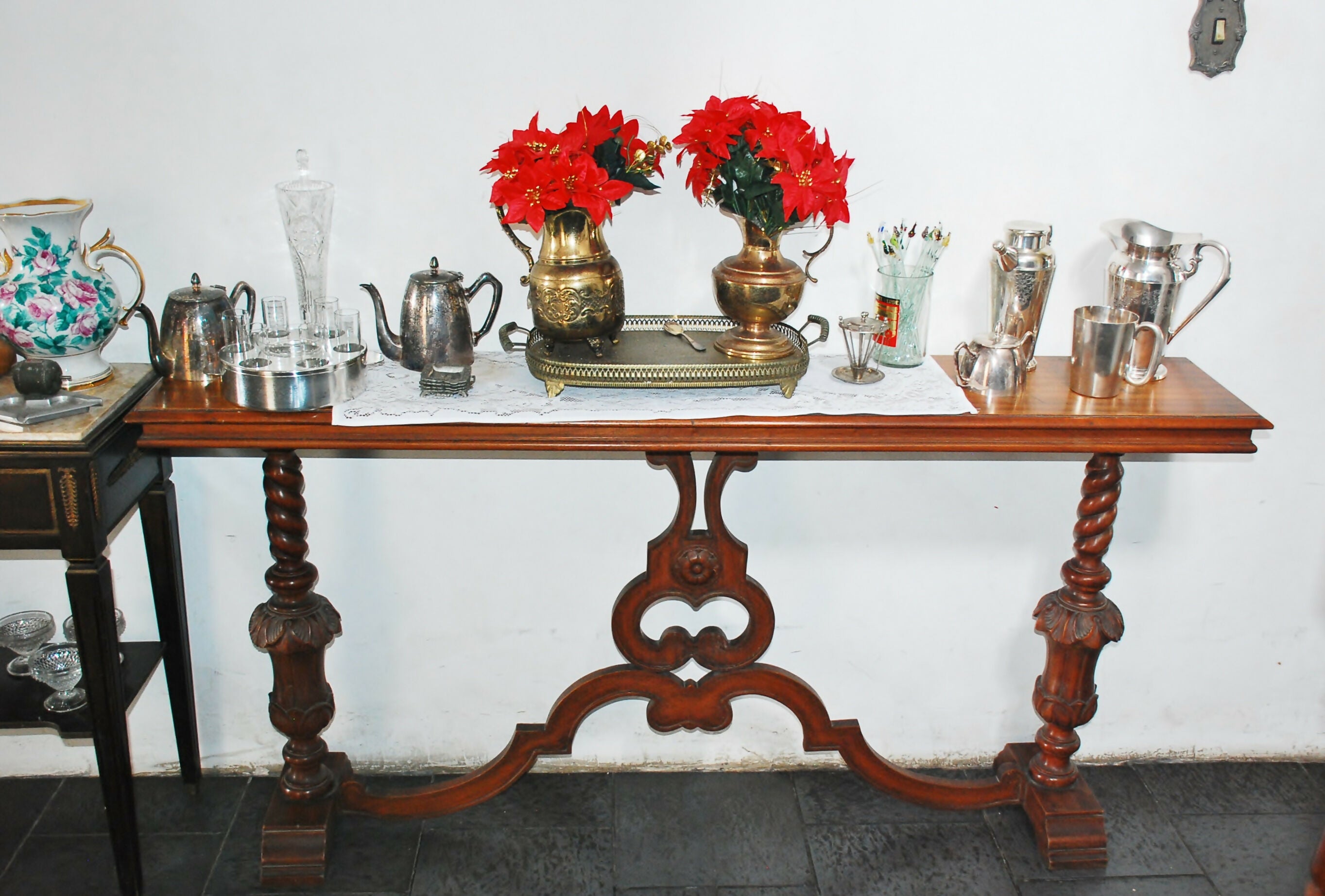 aparador anos 50 ,base madeira trabalhada 1,60 x o,30 x 0,80