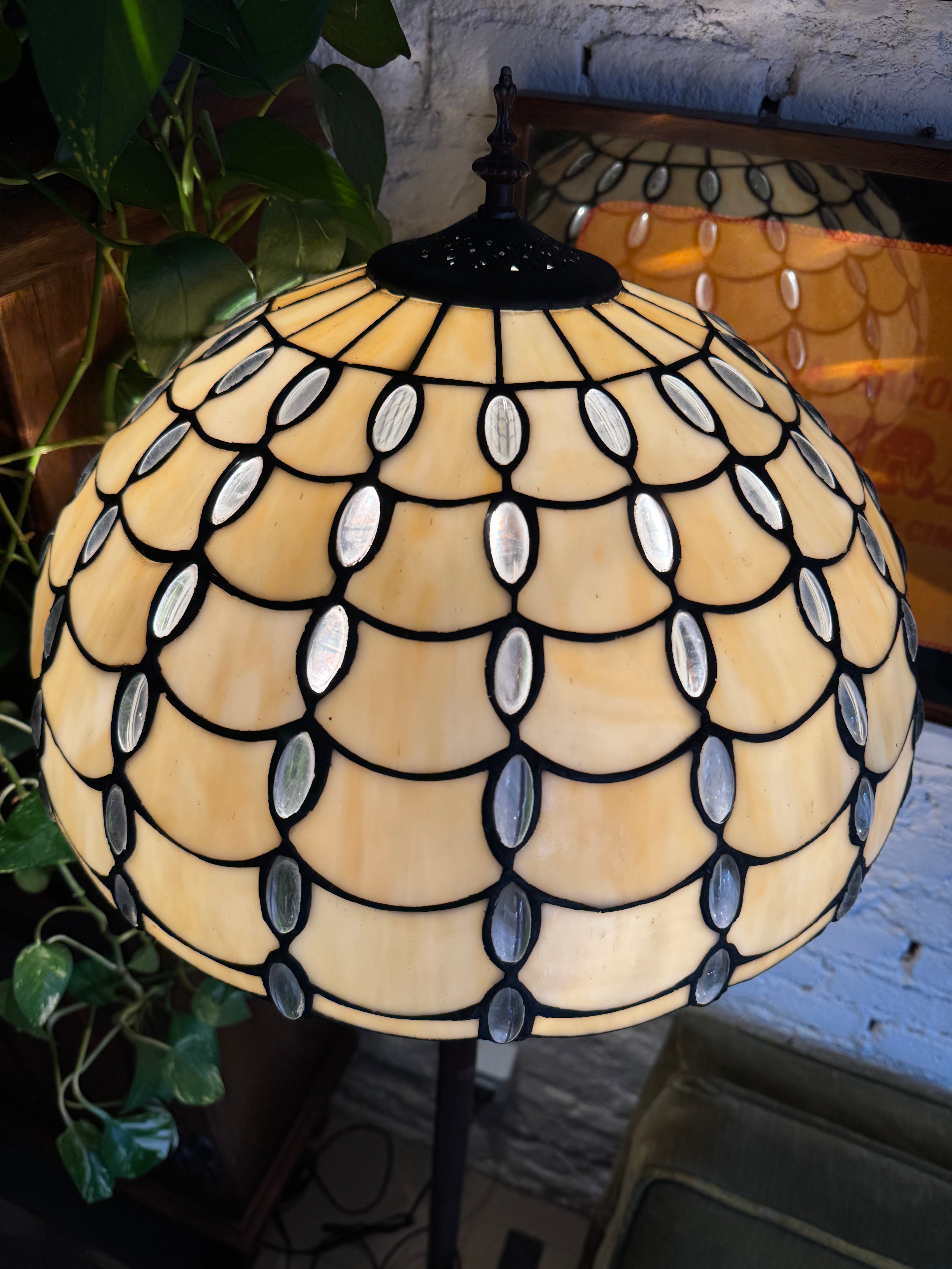 Luminária de Chão estilo Tiffany Art Nouveau em perfeito estado