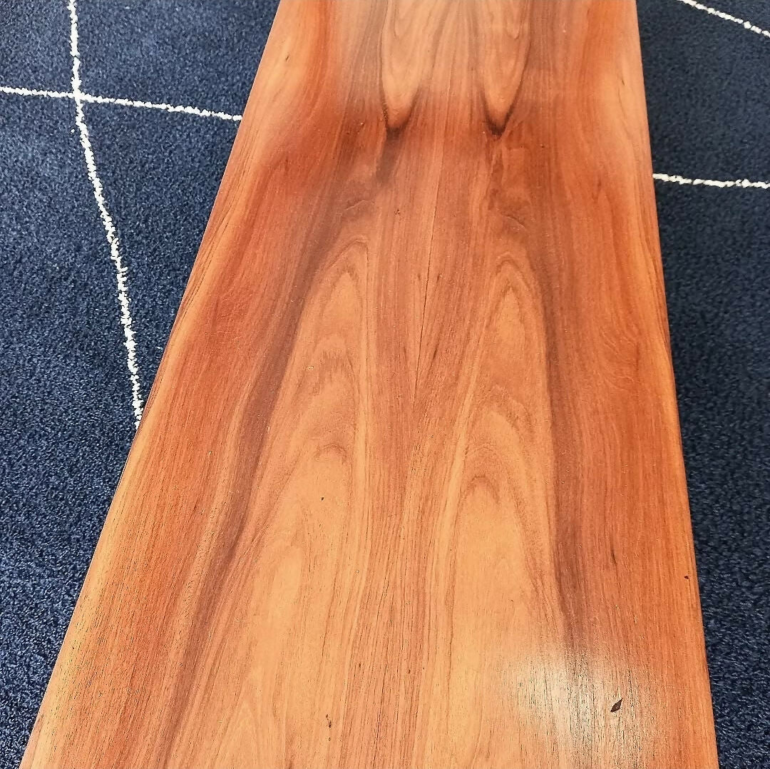 MESA DE CENTRO ANOS 50 EM CAVIÚNA